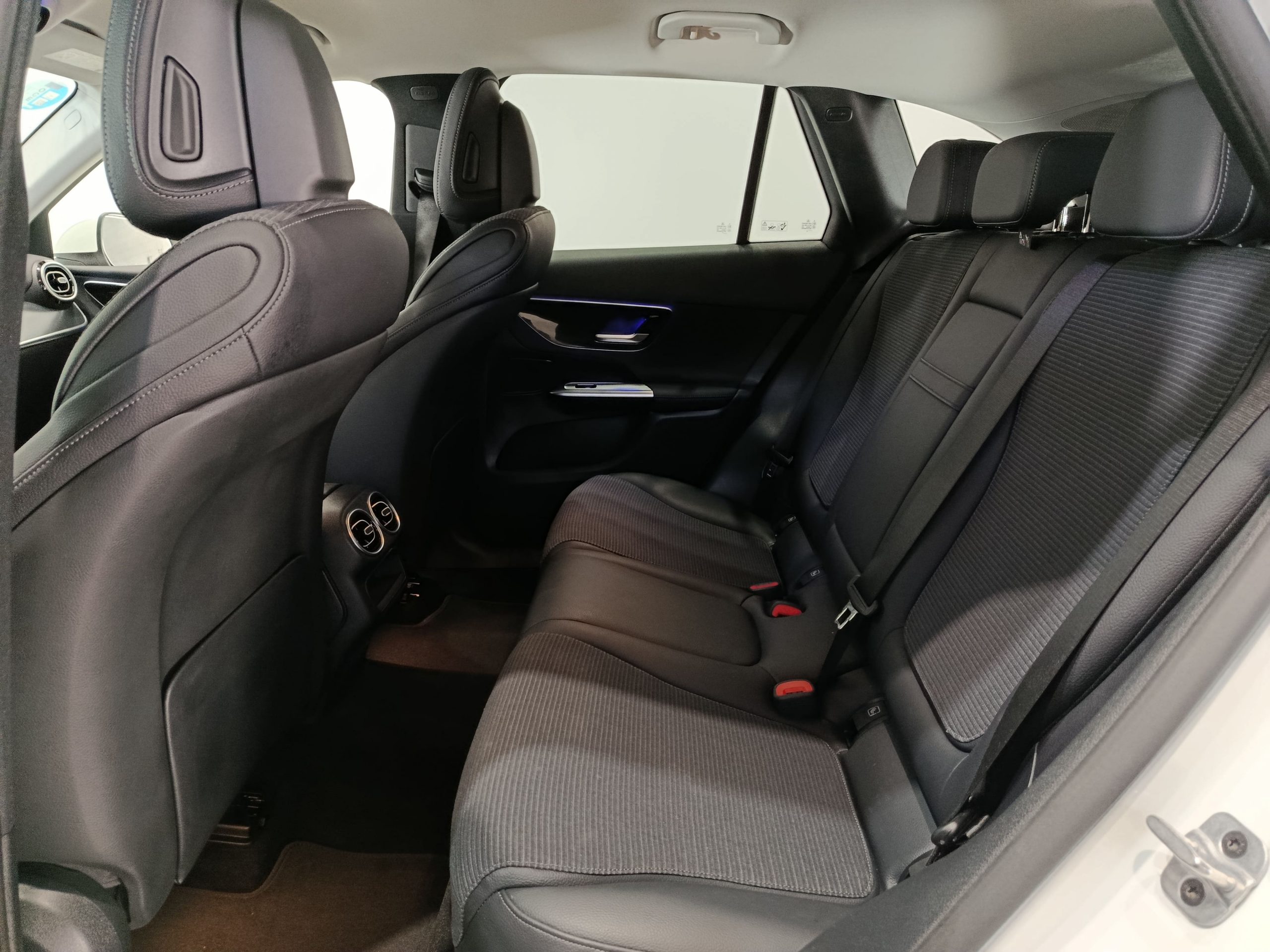 MERCEDES GLC220D 4-MATIC AVANGARDE 195CV 9G-DCT - Imagen 11