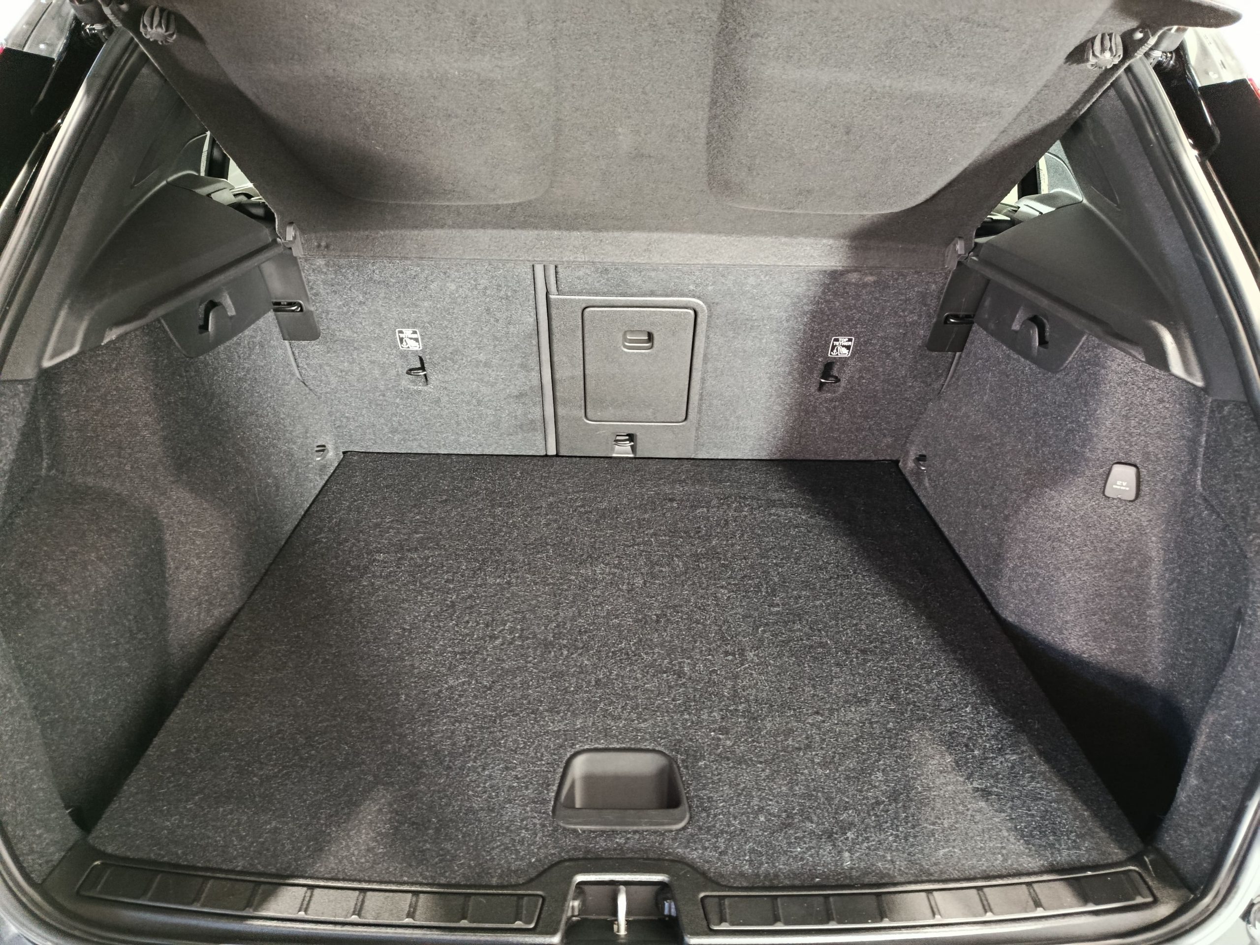 VOLVO XC40 R-DESING 1.5 T4 TWIN RECHARGE 211CV AUTO - Imagen 11