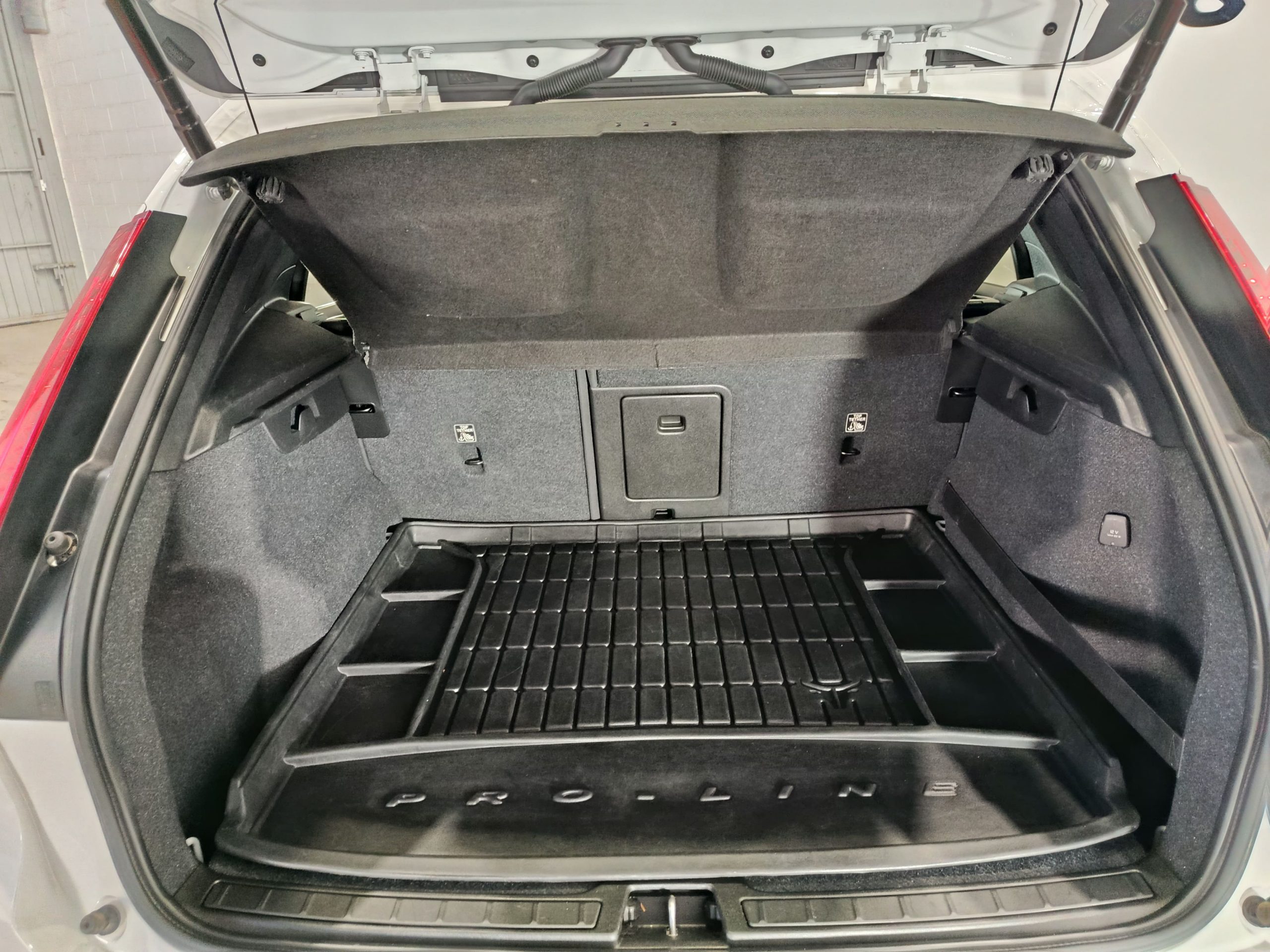 VOLVO XC40 2.0 D3 150CV MOMENTUM AUTO - Imagen 11