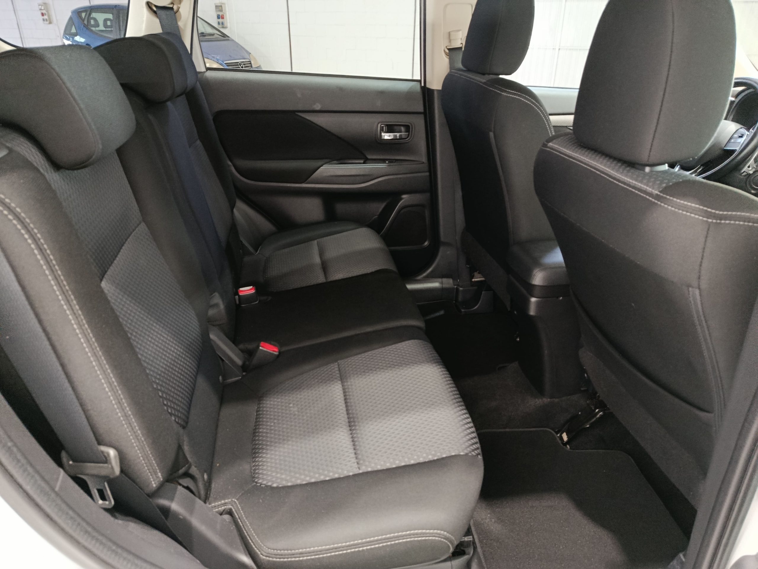 MITSUBISHI OUTLANDER 2.2d 4X4 AUTO MOTION 7 PLAZAS 150CV - Imagen 12
