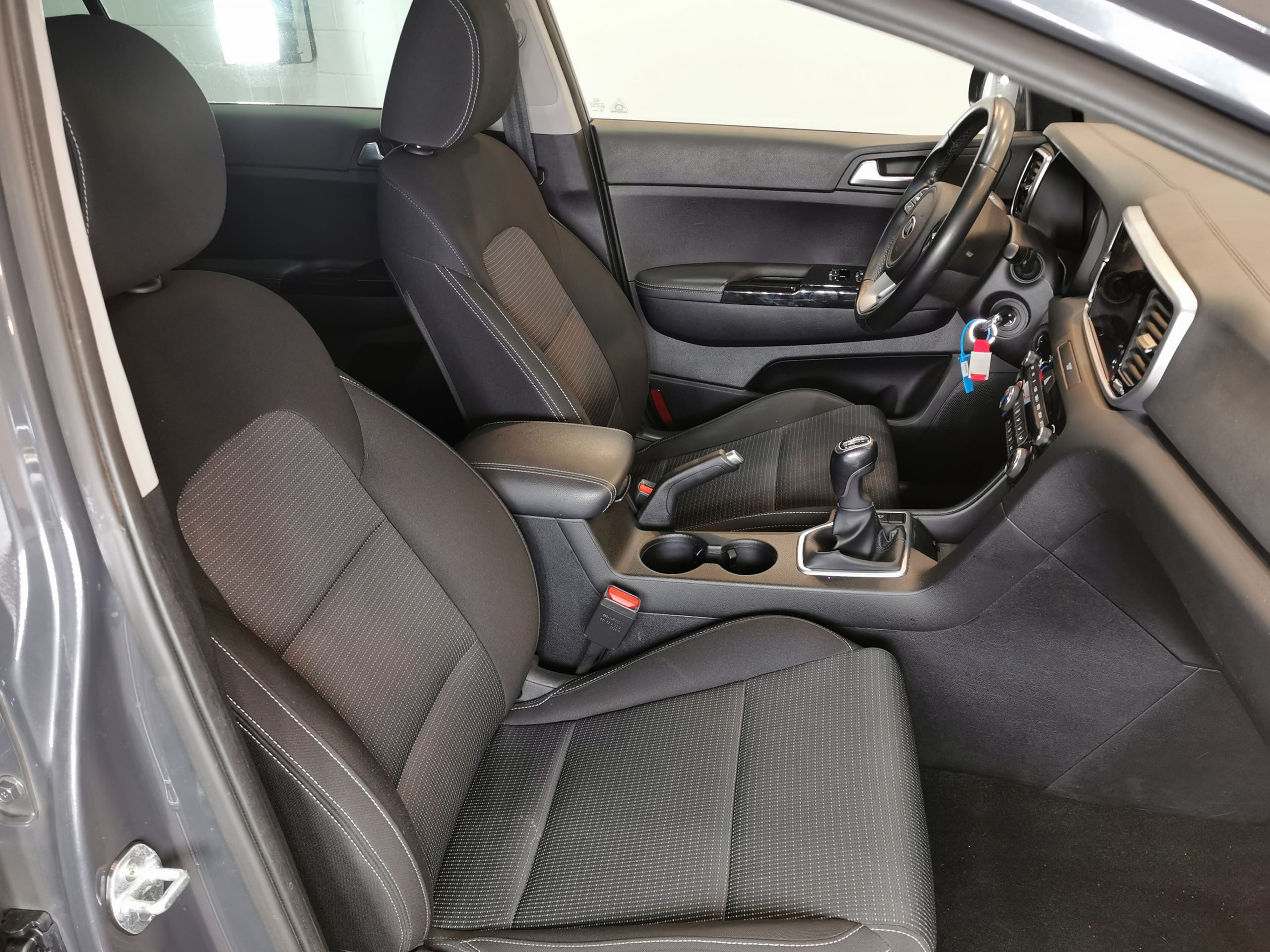 KIA SPORTAGE 1.6MHEV 136CV DRIVE S&S 4X2 MT6 - Imagen 13