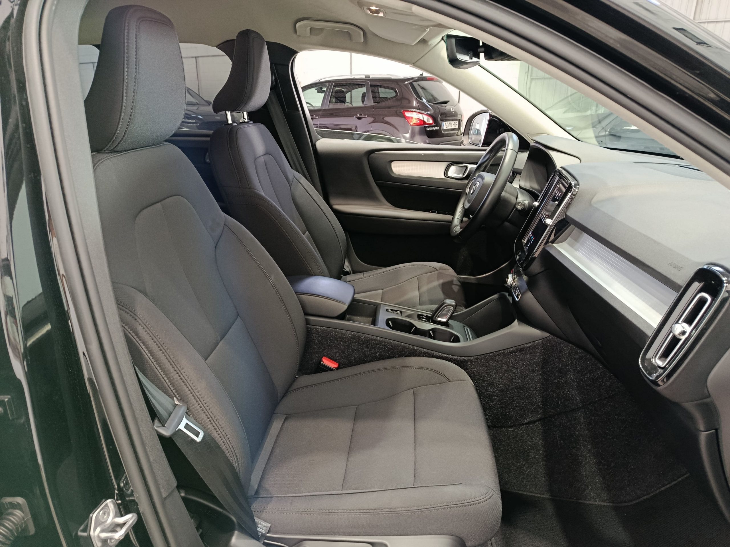 VOLVO XC40 R-DESING 1.5 T4 TWIN RECHARGE 211CV AUTO - Imagen 13