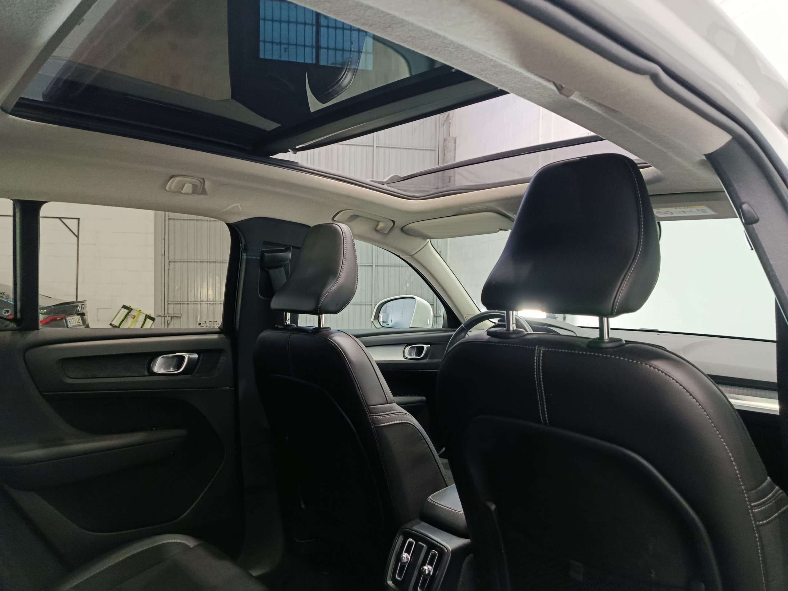 VOLVO XC40 2.0 D3 150CV MOMENTUM AUTO - Imagen 14