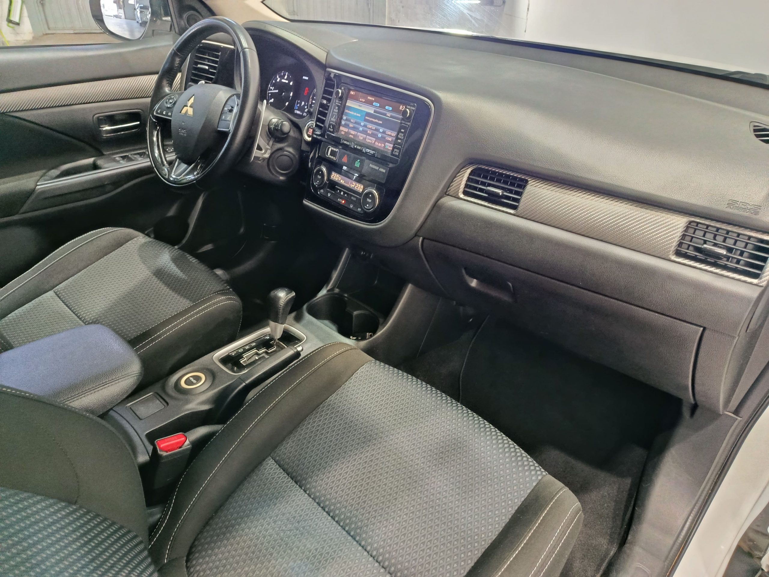 MITSUBISHI OUTLANDER 2.2d 4X4 AUTO MOTION 7 PLAZAS 150CV - Imagen 15