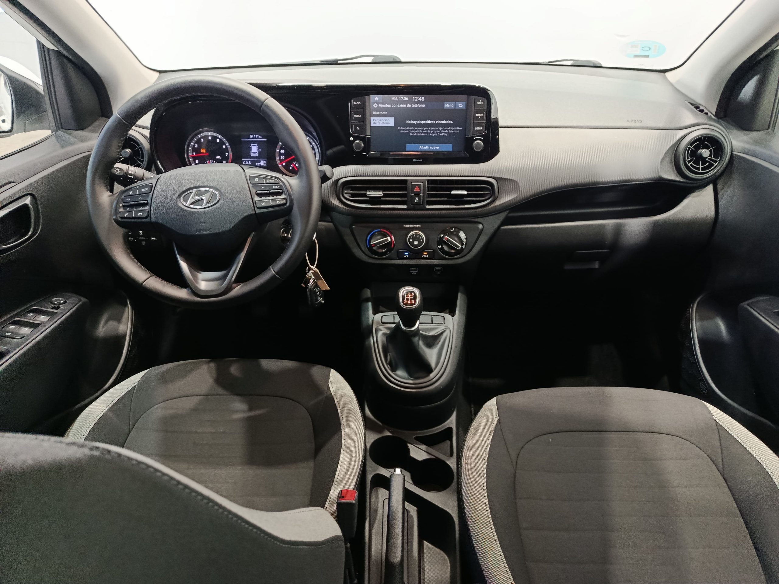 HYUNDAI i10 1.0 KLASS 67cv - Imagen 17