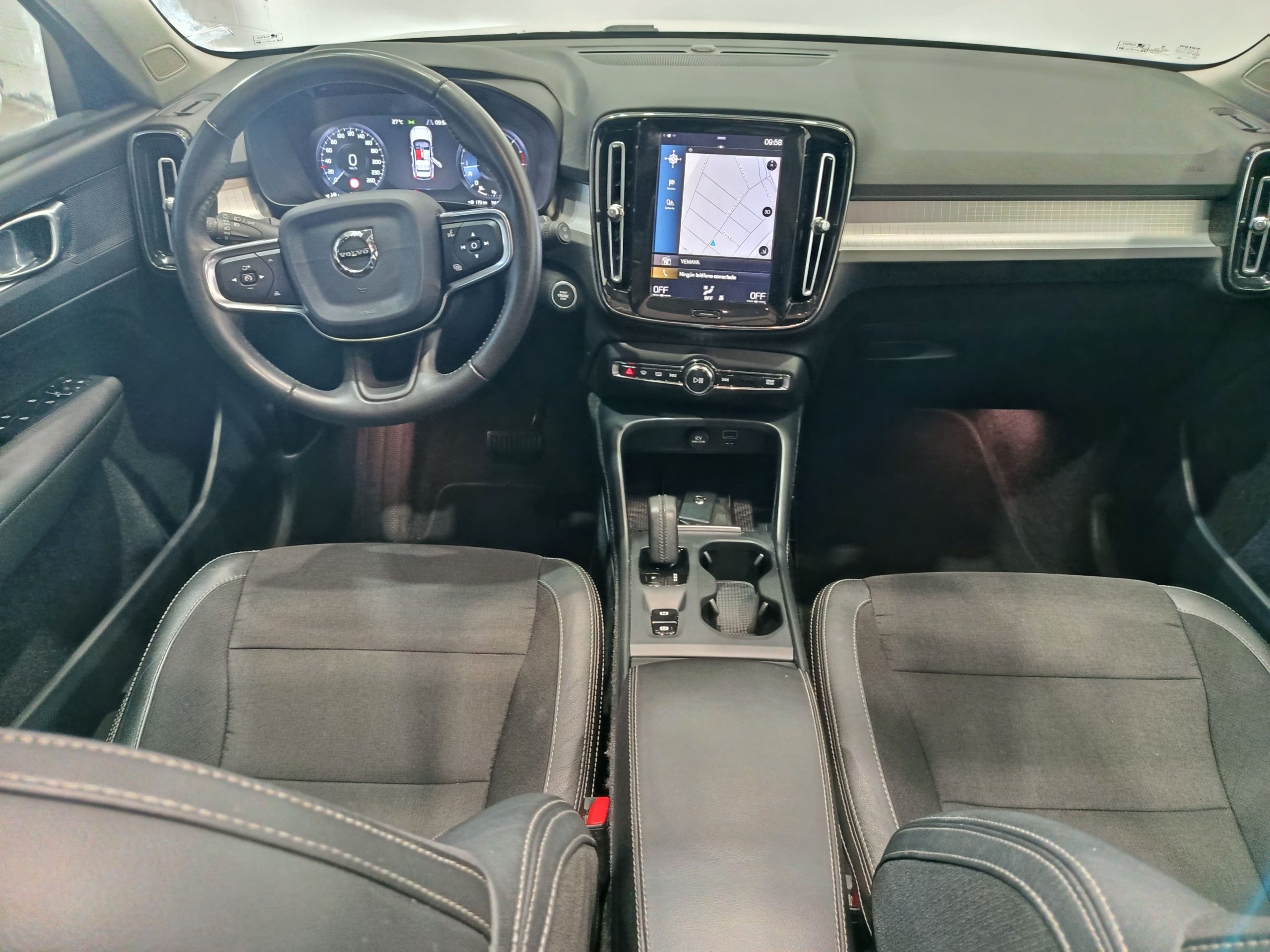 VOLVO XC40 2.0 D3 150CV MOMENTUM AUTO - Imagen 17
