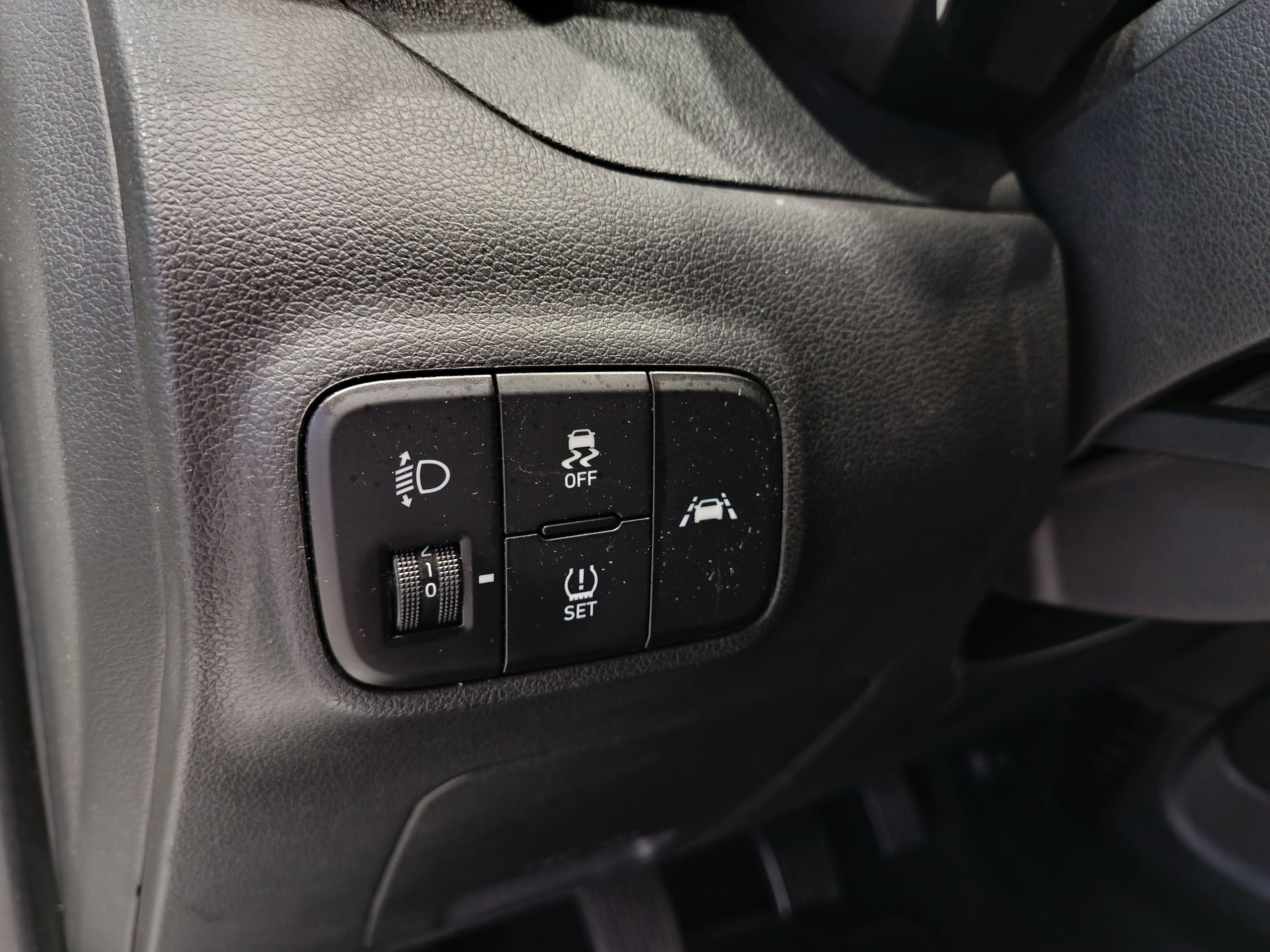 HYUNDAI i10 1.0 KLASS 67cv - Imagen 18