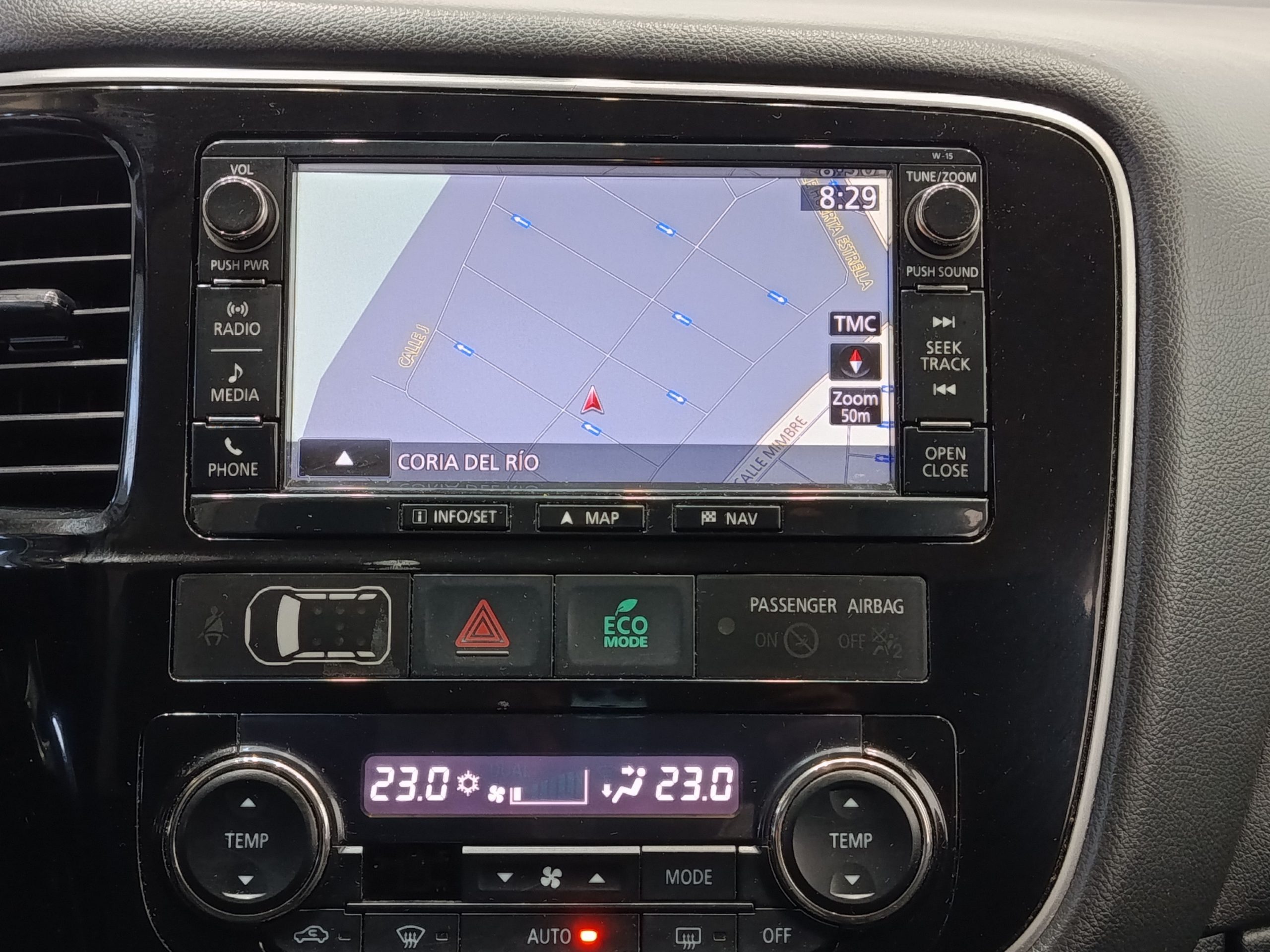 MITSUBISHI OUTLANDER 2.2d 4X4 AUTO MOTION 7 PLAZAS 150CV - Imagen 18