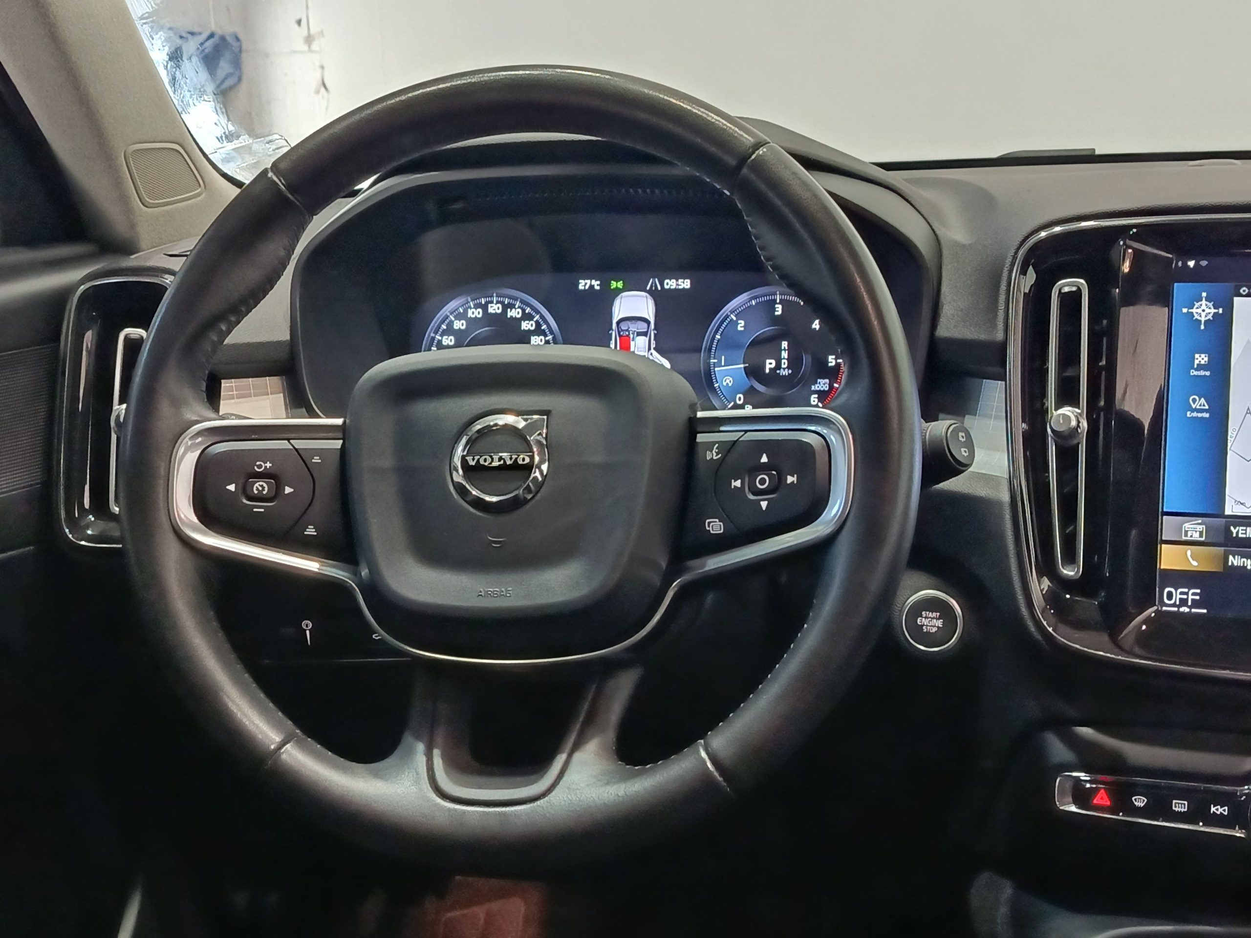 VOLVO XC40 2.0 D3 150CV MOMENTUM AUTO - Imagen 18