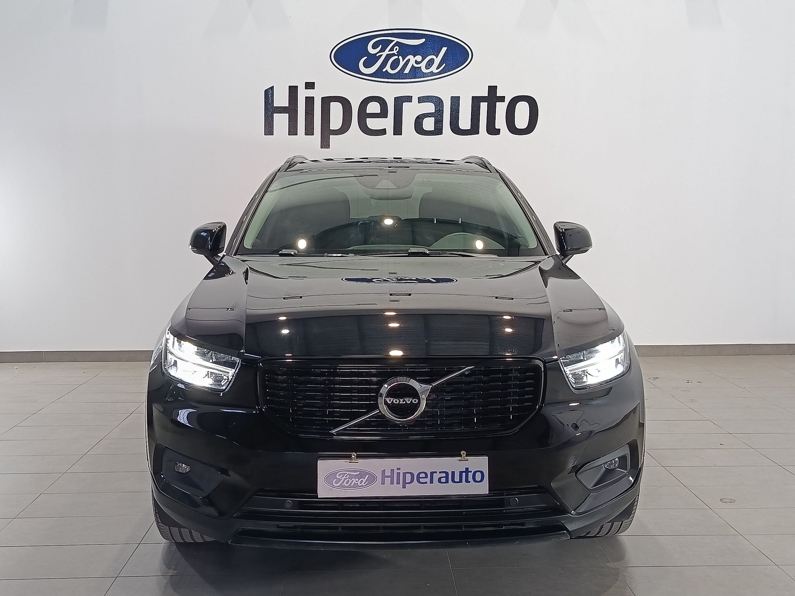 VOLVO XC40 R-DESING 1.5 T4 TWIN RECHARGE 211CV AUTO - Imagen 3