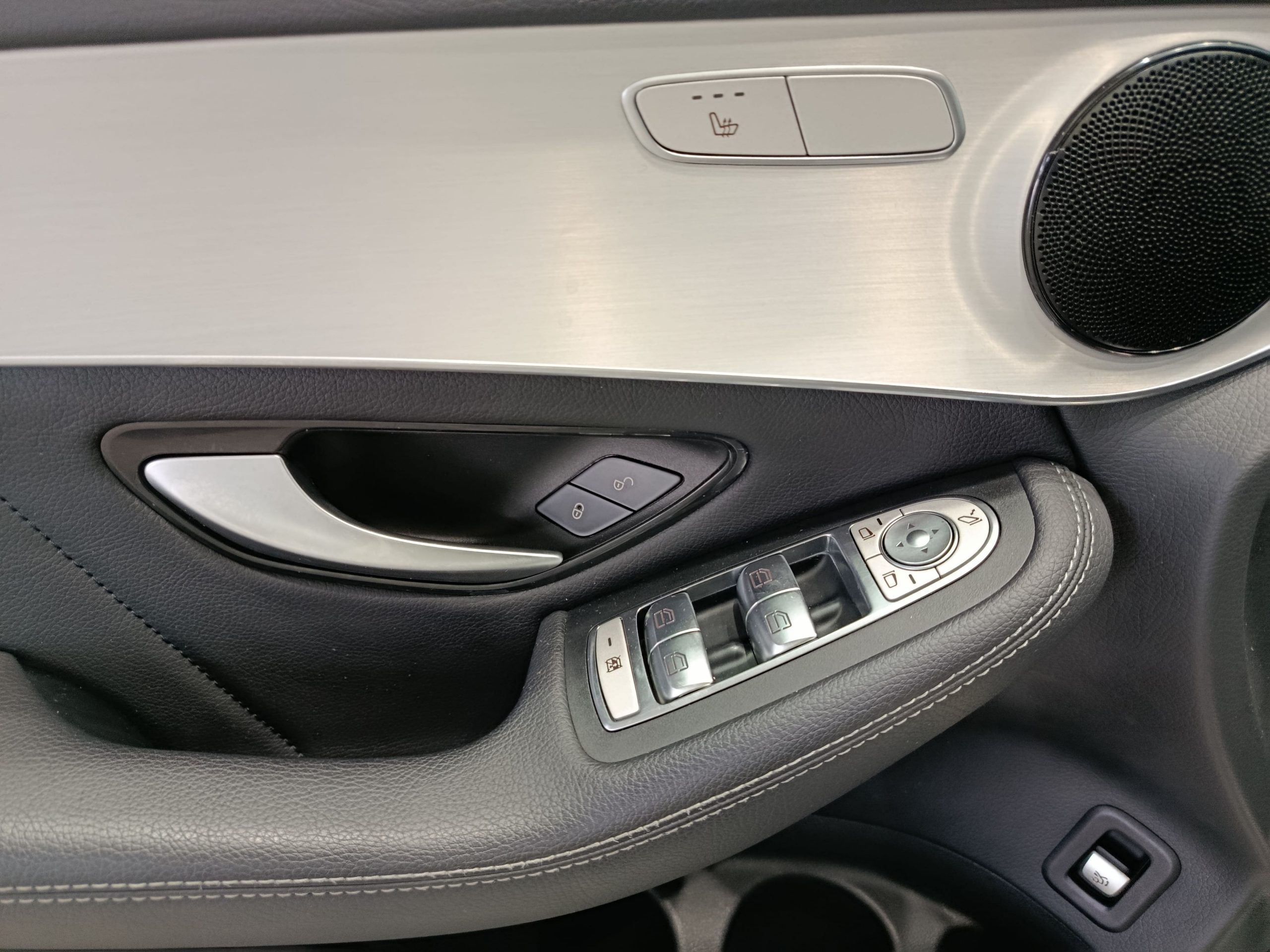 MERCEDES GLC 300DE AMG-LINE 4-MATIC 306CV 9G-DCT - Imagen 21