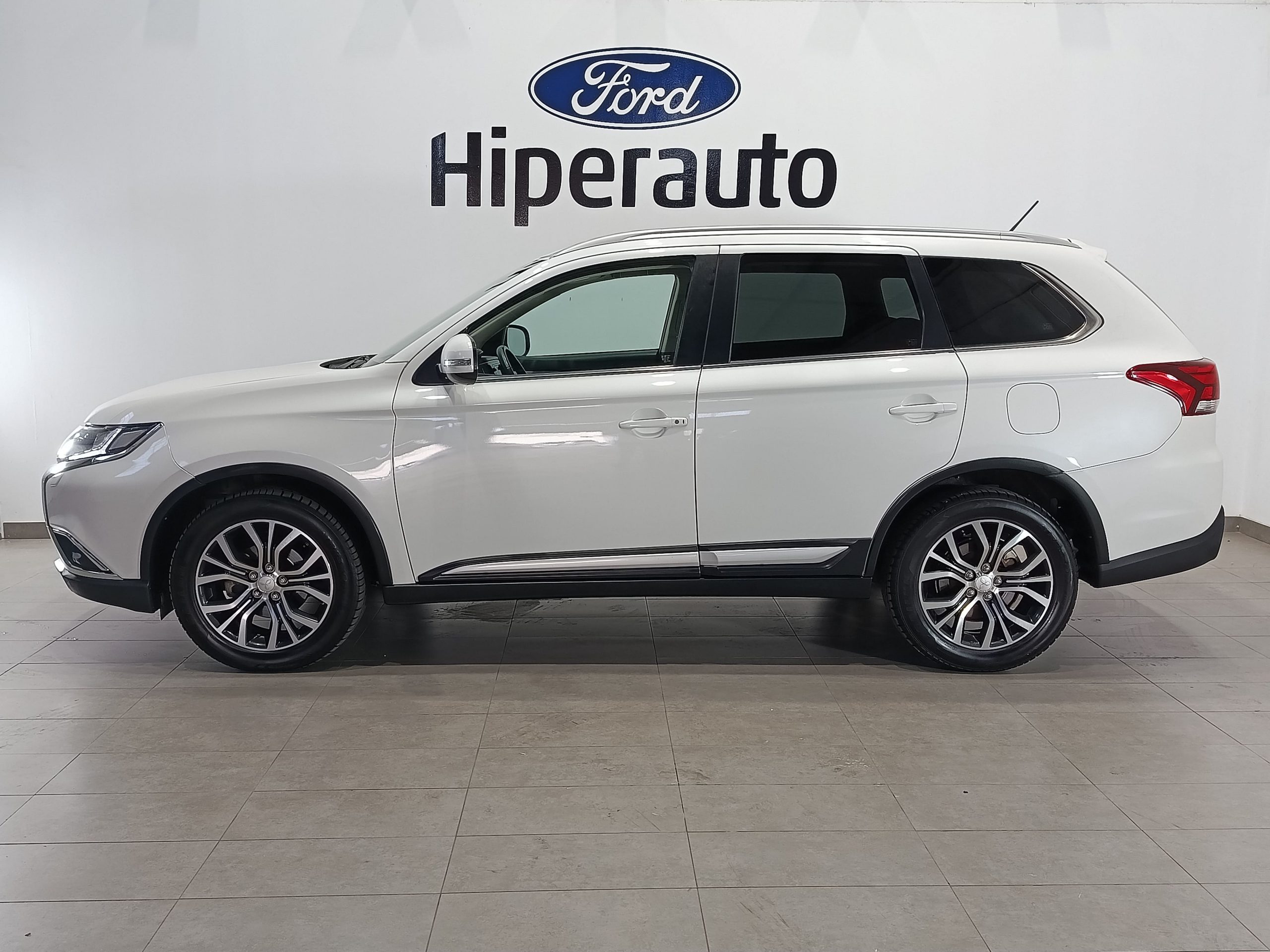 MITSUBISHI OUTLANDER 2.2d 4X4 AUTO MOTION 7 PLAZAS 150CV - Imagen 21