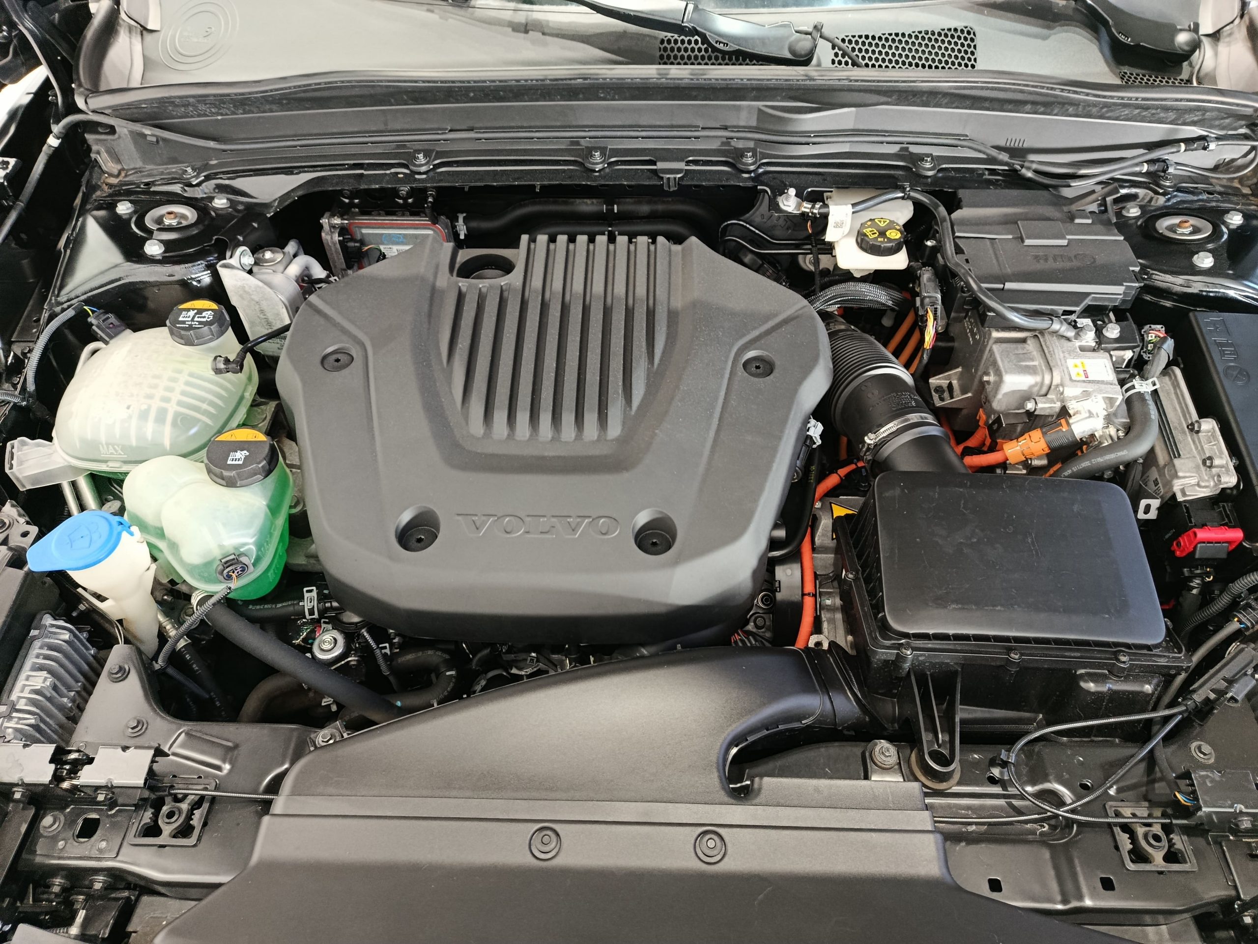 VOLVO XC40 R-DESING 1.5 T4 TWIN RECHARGE 211CV AUTO - Imagen 22