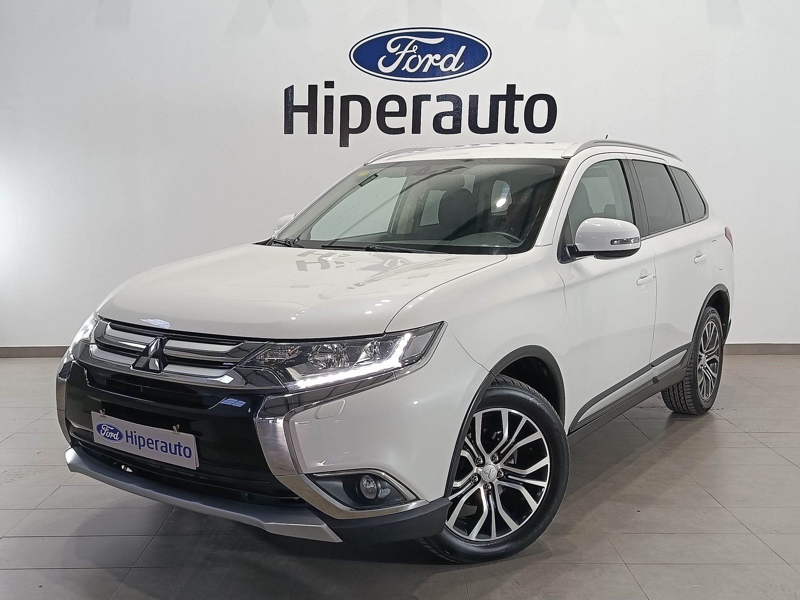 MITSUBISHI OUTLANDER 2.2d 4X4 AUTO MOTION 7 PLAZAS 150CV - Imagen 4