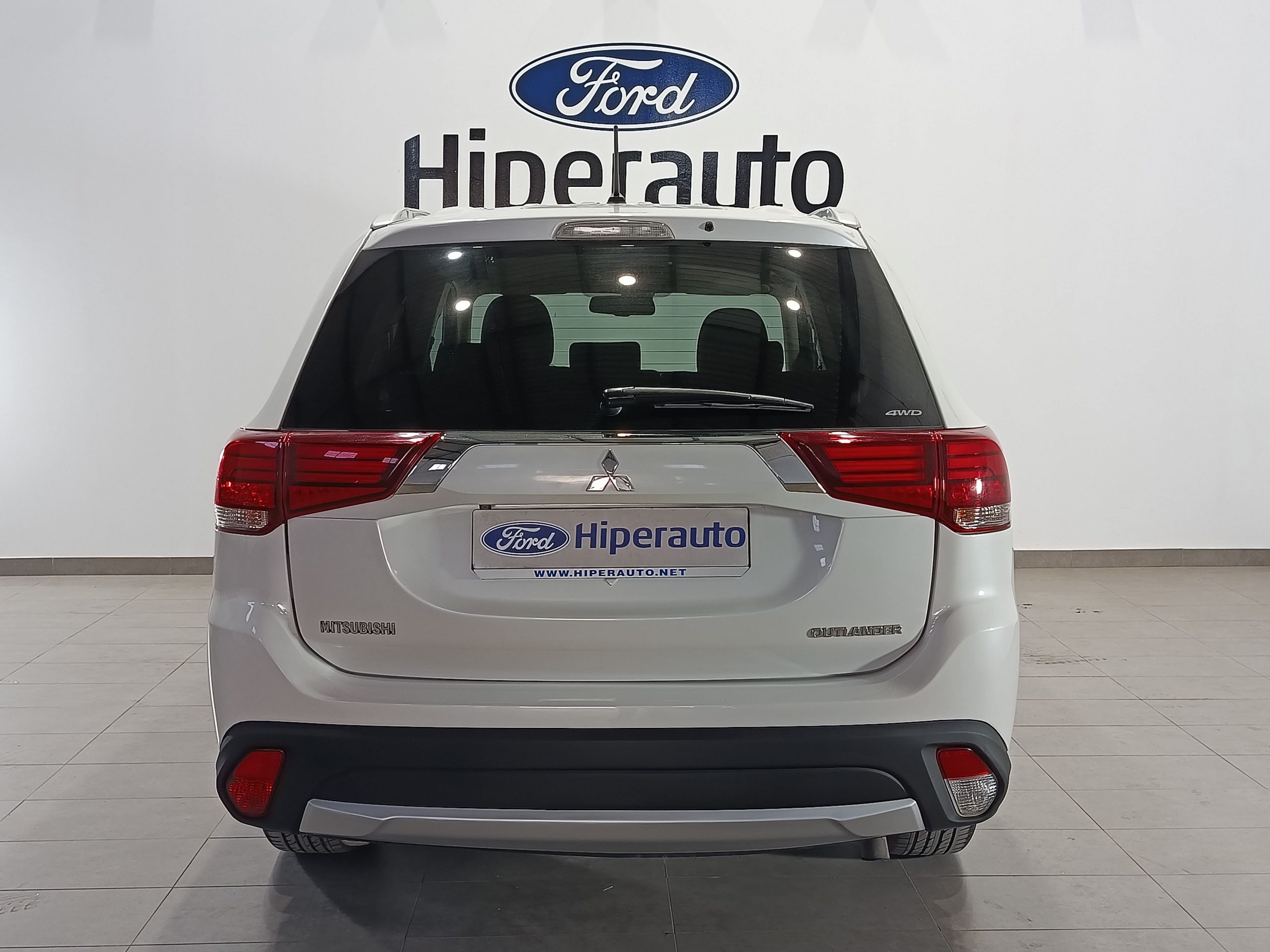 MITSUBISHI OUTLANDER 2.2d 4X4 AUTO MOTION 7 PLAZAS 150CV - Imagen 6