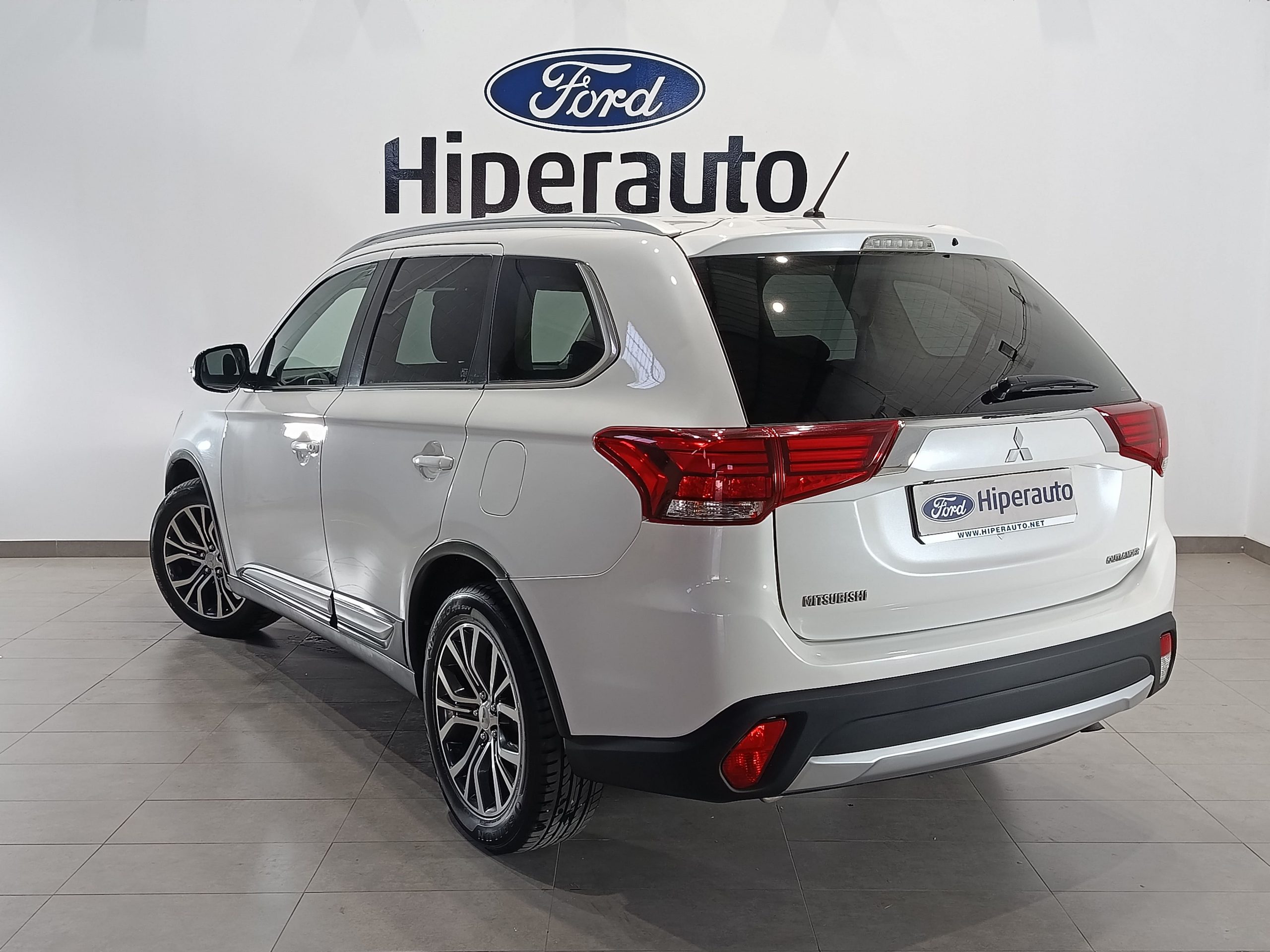 MITSUBISHI OUTLANDER 2.2d 4X4 AUTO MOTION 7 PLAZAS 150CV - Imagen 7