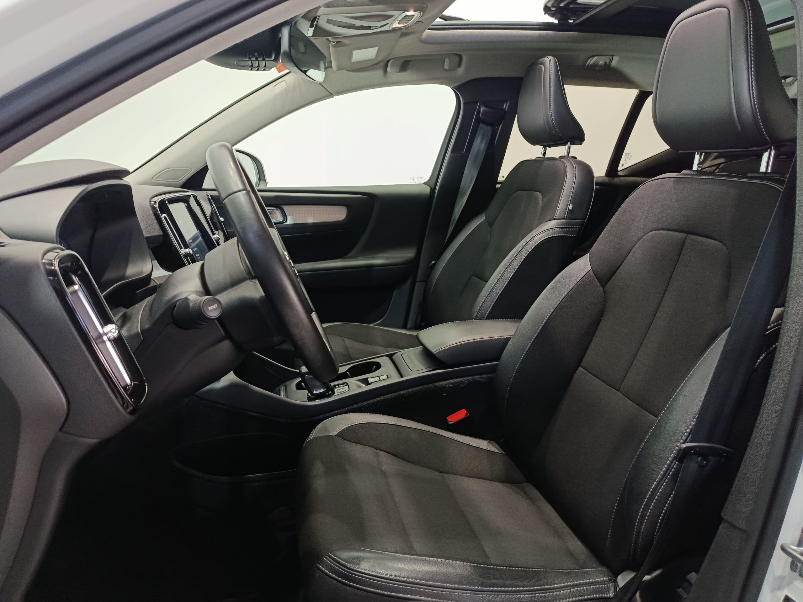 VOLVO XC40 2.0 D3 150CV MOMENTUM AUTO - Imagen 7