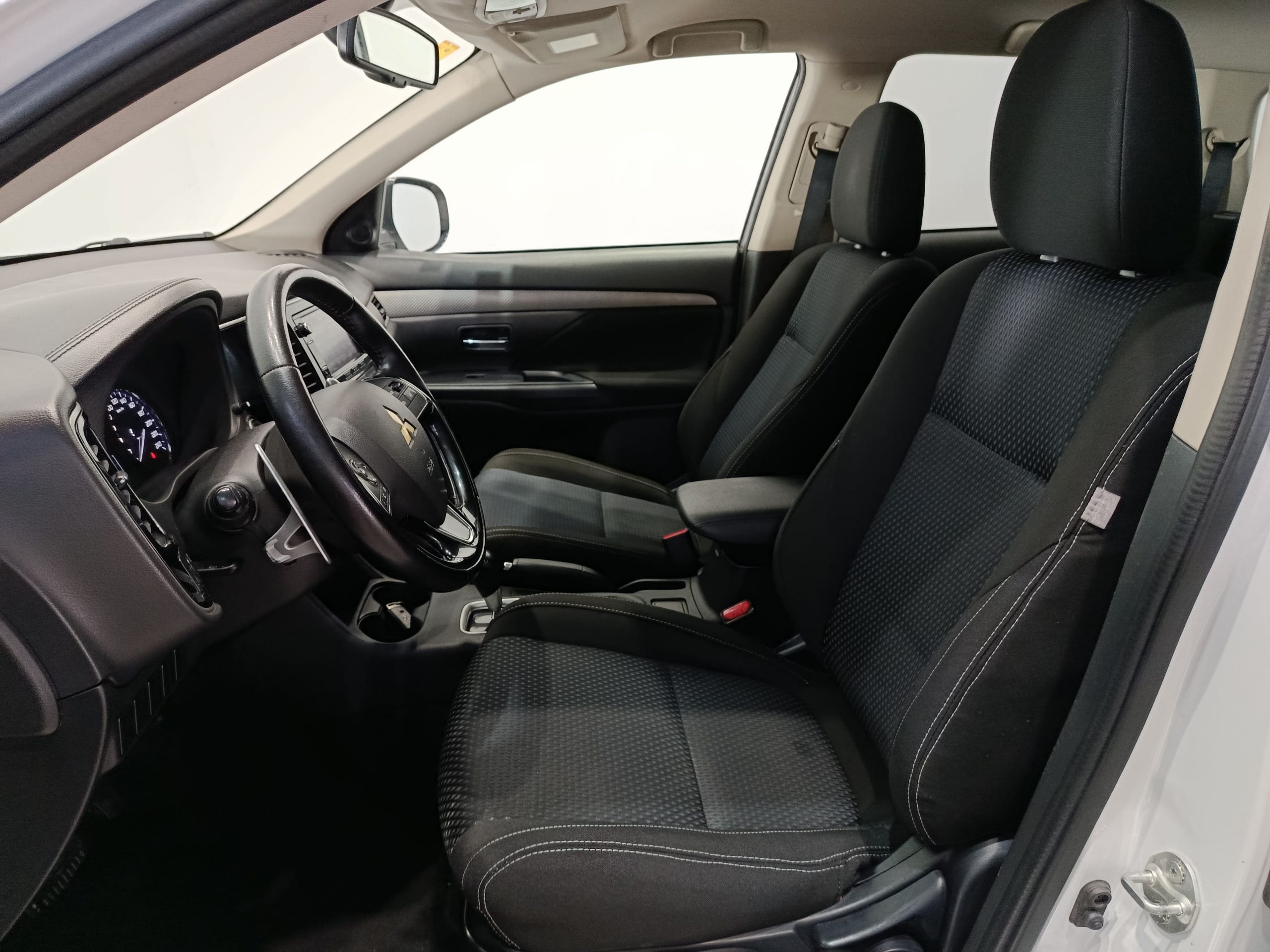 MITSUBISHI OUTLANDER 2.2d 4X4 AUTO MOTION 7 PLAZAS 150CV - Imagen 8