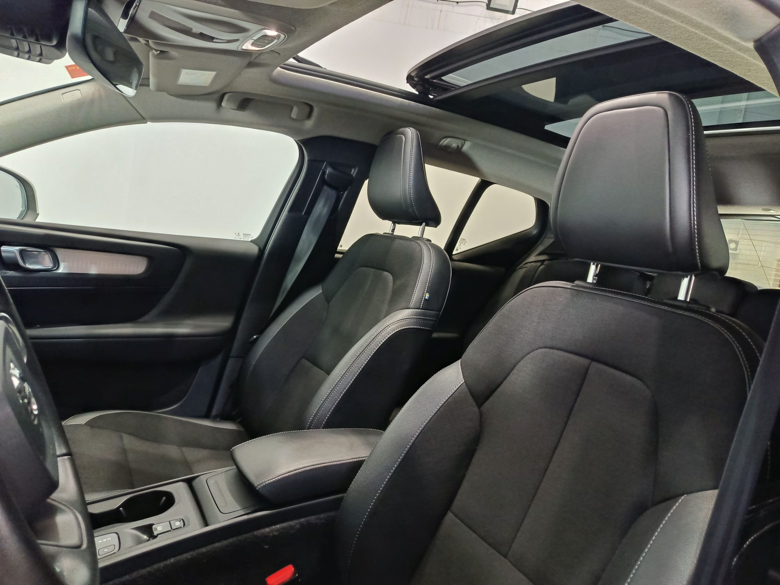 VOLVO XC40 2.0 D3 150CV MOMENTUM AUTO - Imagen 9