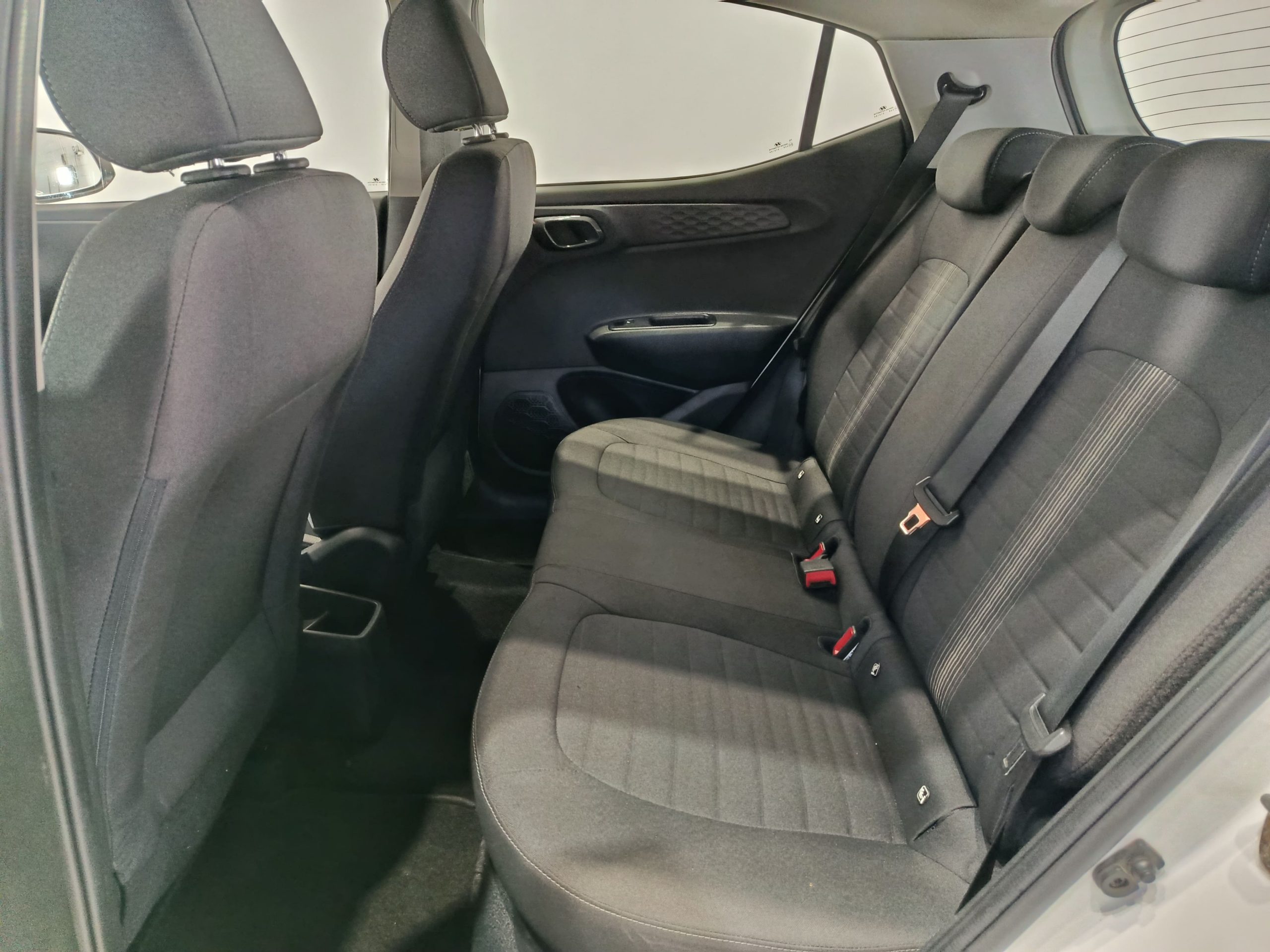 HYUNDAI i10 1.0 KLASS 67cv - Imagen 10