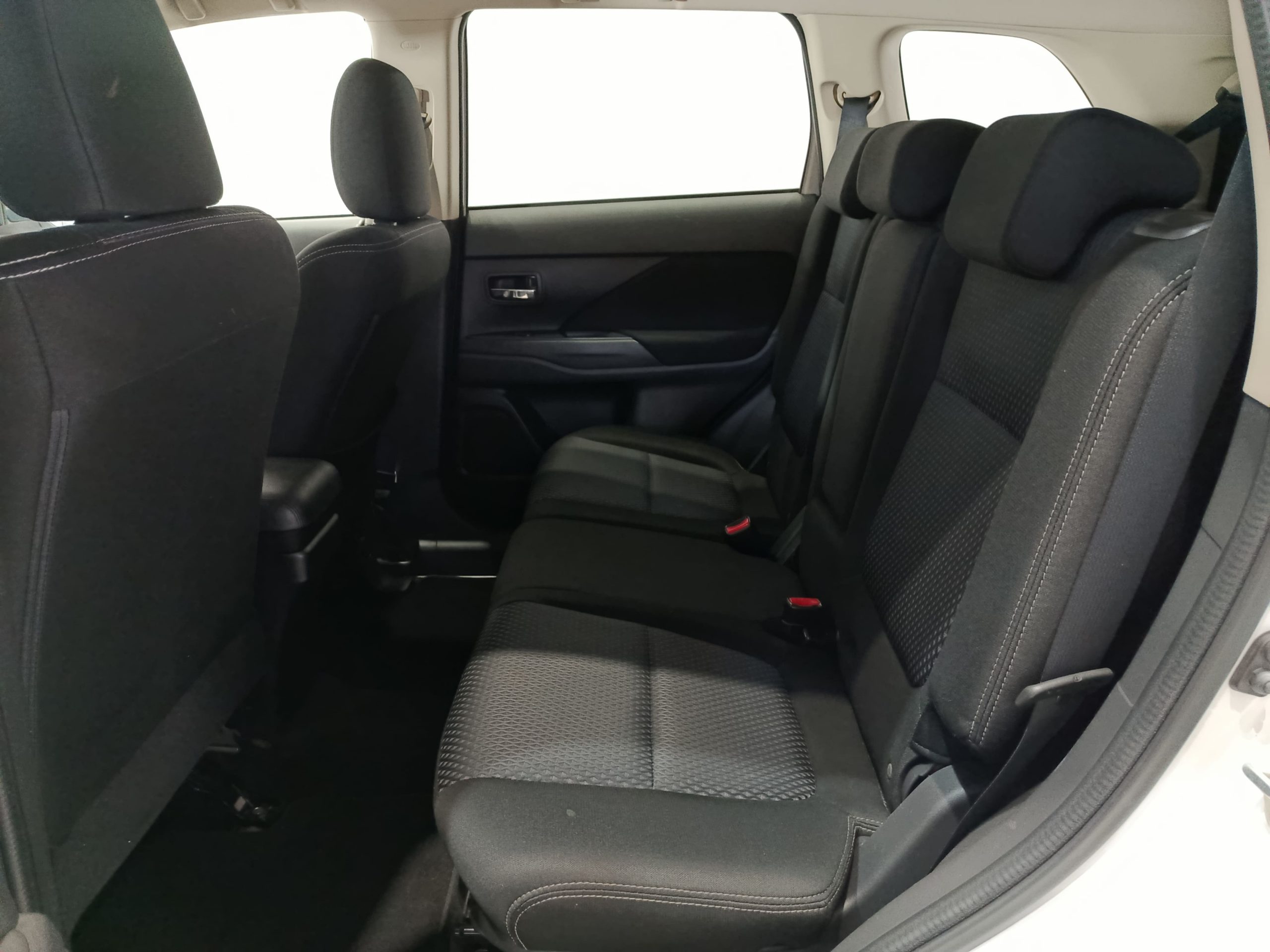 MITSUBISHI OUTLANDER 2.2d 4X4 AUTO MOTION 7 PLAZAS 150CV - Imagen 10