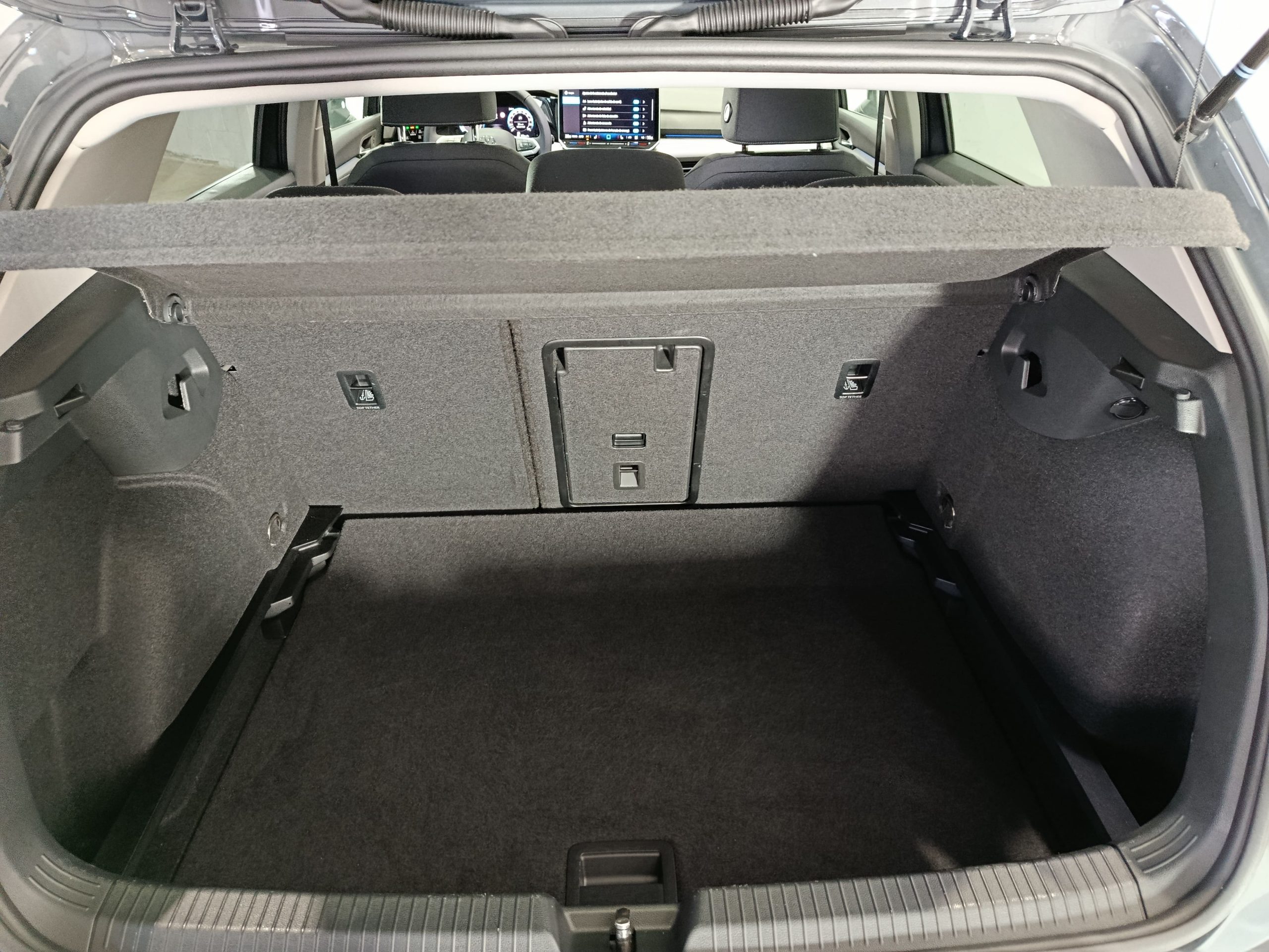 VOLKSWAGEN GOLF VIII 1.5TSI MAS 115CV - Imagen 11