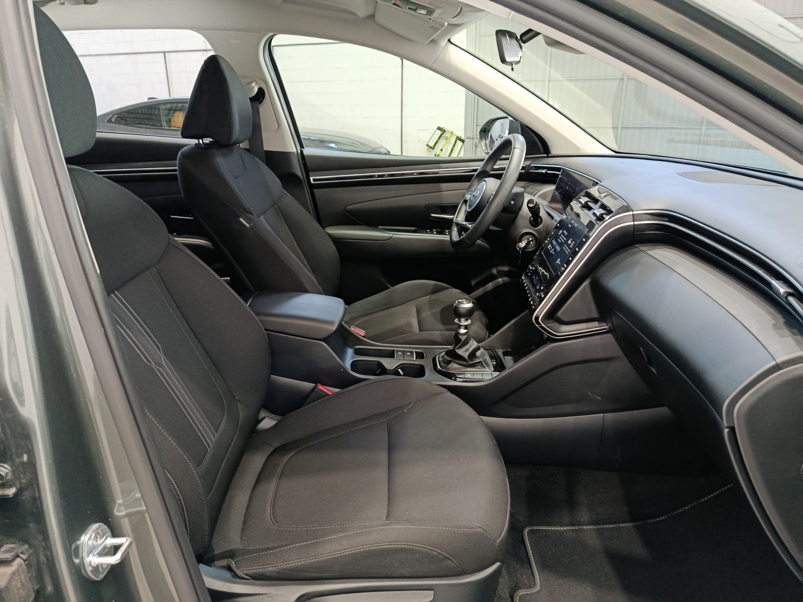 HYUNDAI TUCSON 1.6T-GDI 150CV 48V MAXX 4X2 S&S MT6 - Imagen 13