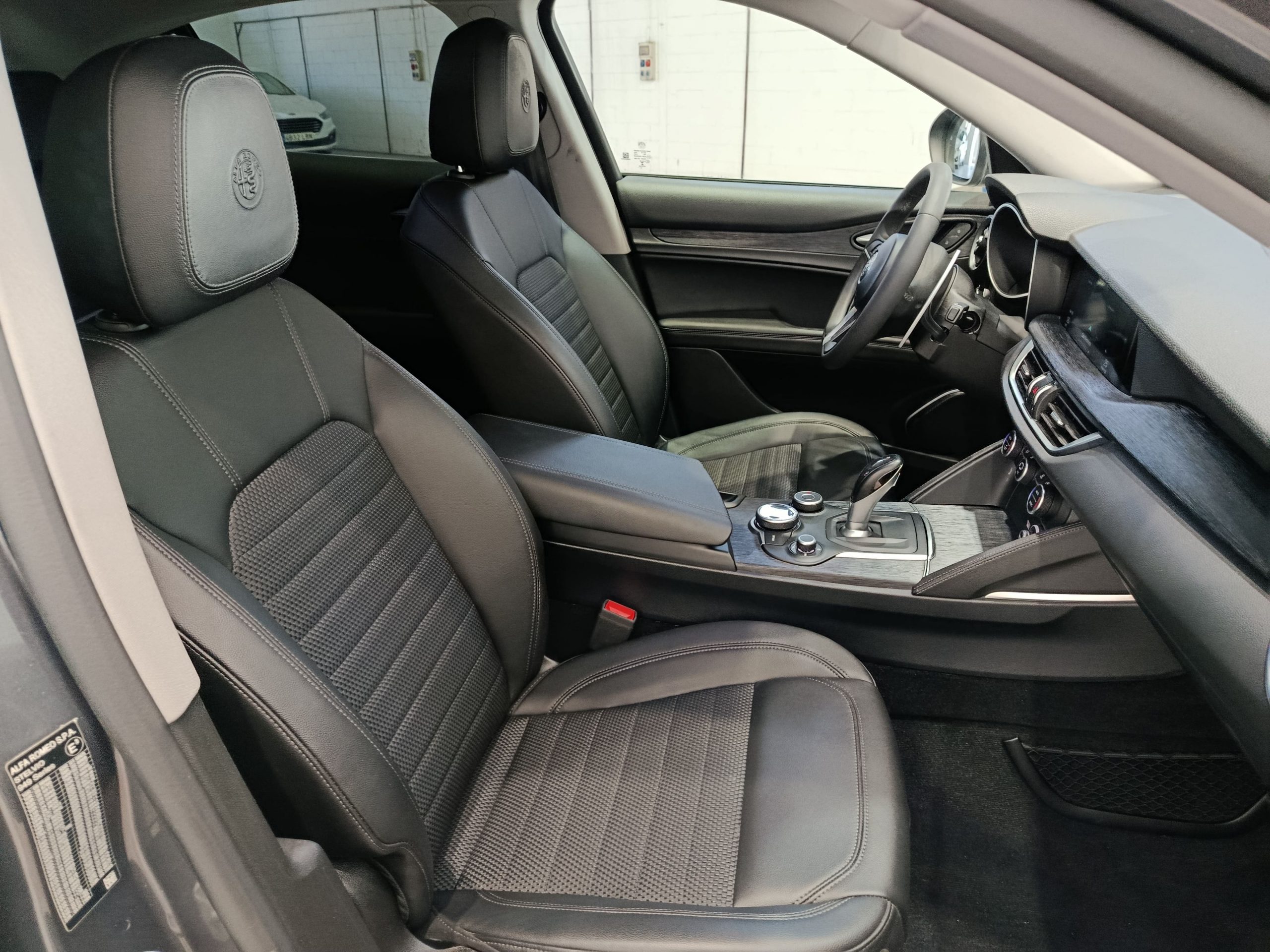 ALFA ROMERO 2.2 EXECUTIVE AT8 Q4 210CV - Imagen 15