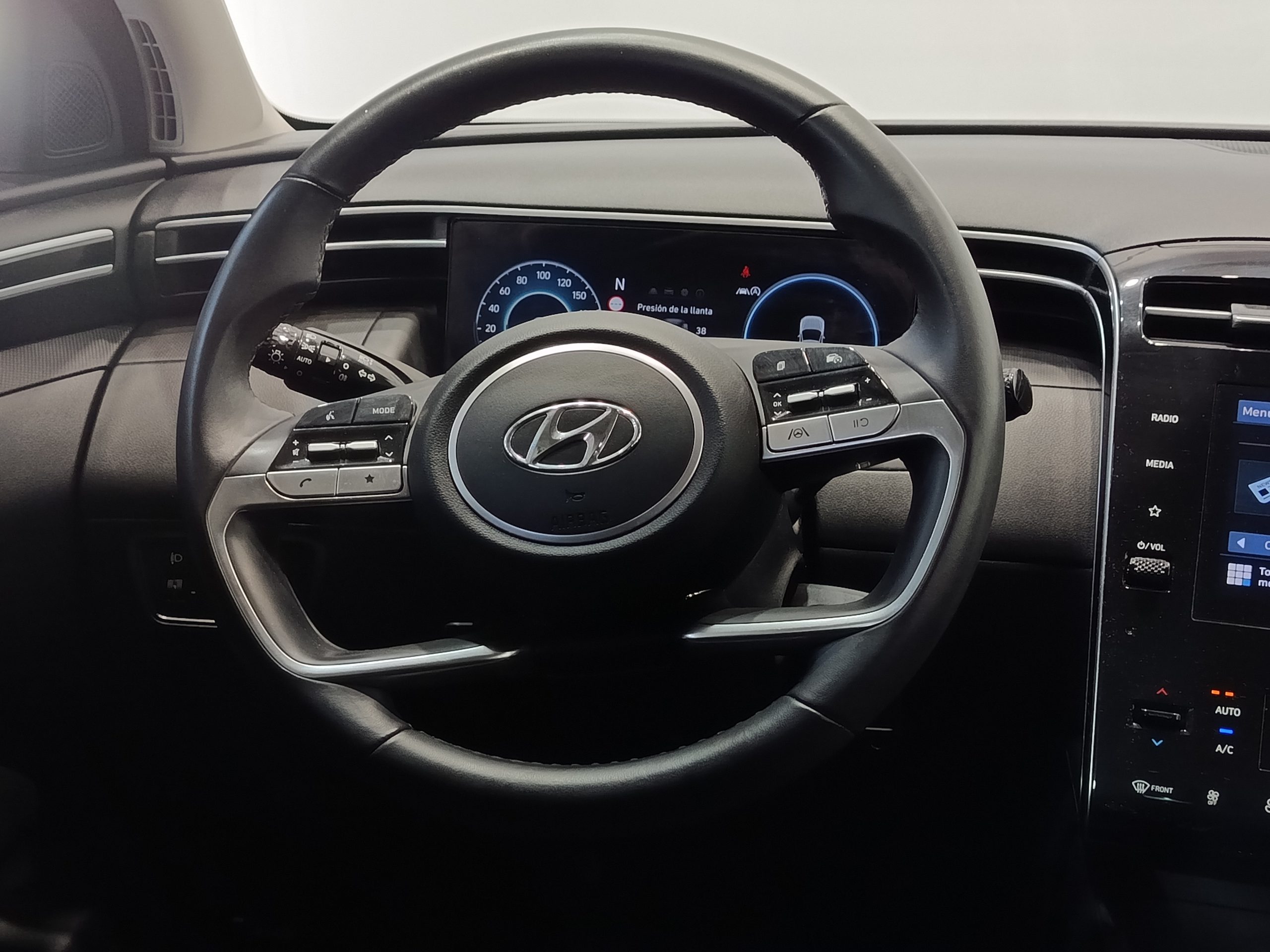 HYUNDAI TUCSON 1.6T-GDI 150CV 48V MAXX 4X2 S&S MT6 - Imagen 16