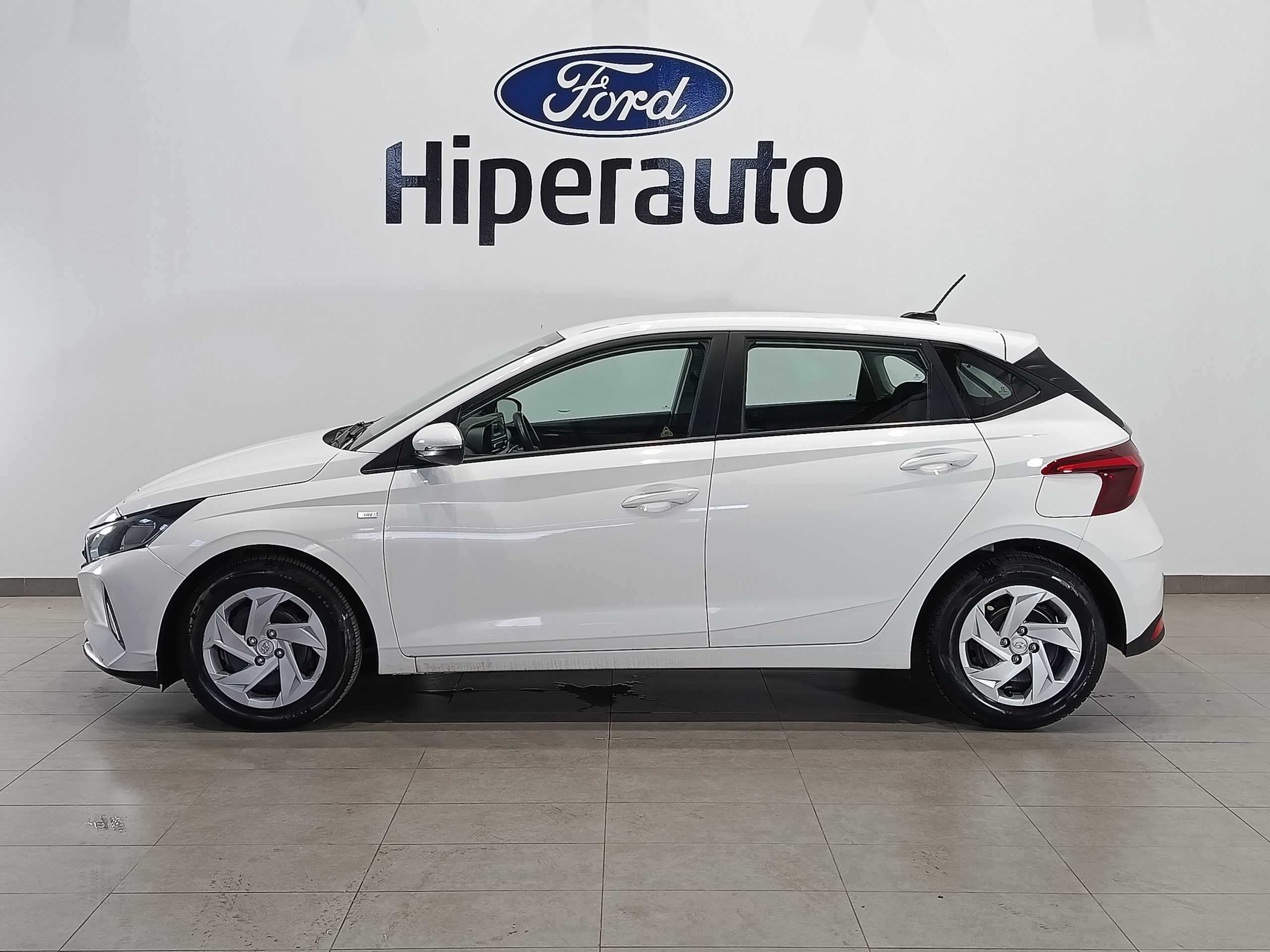 HYUNDAI i20 1.0T-GDI 100CV ESSENCE 48V S&S MT6 - Imagen 19