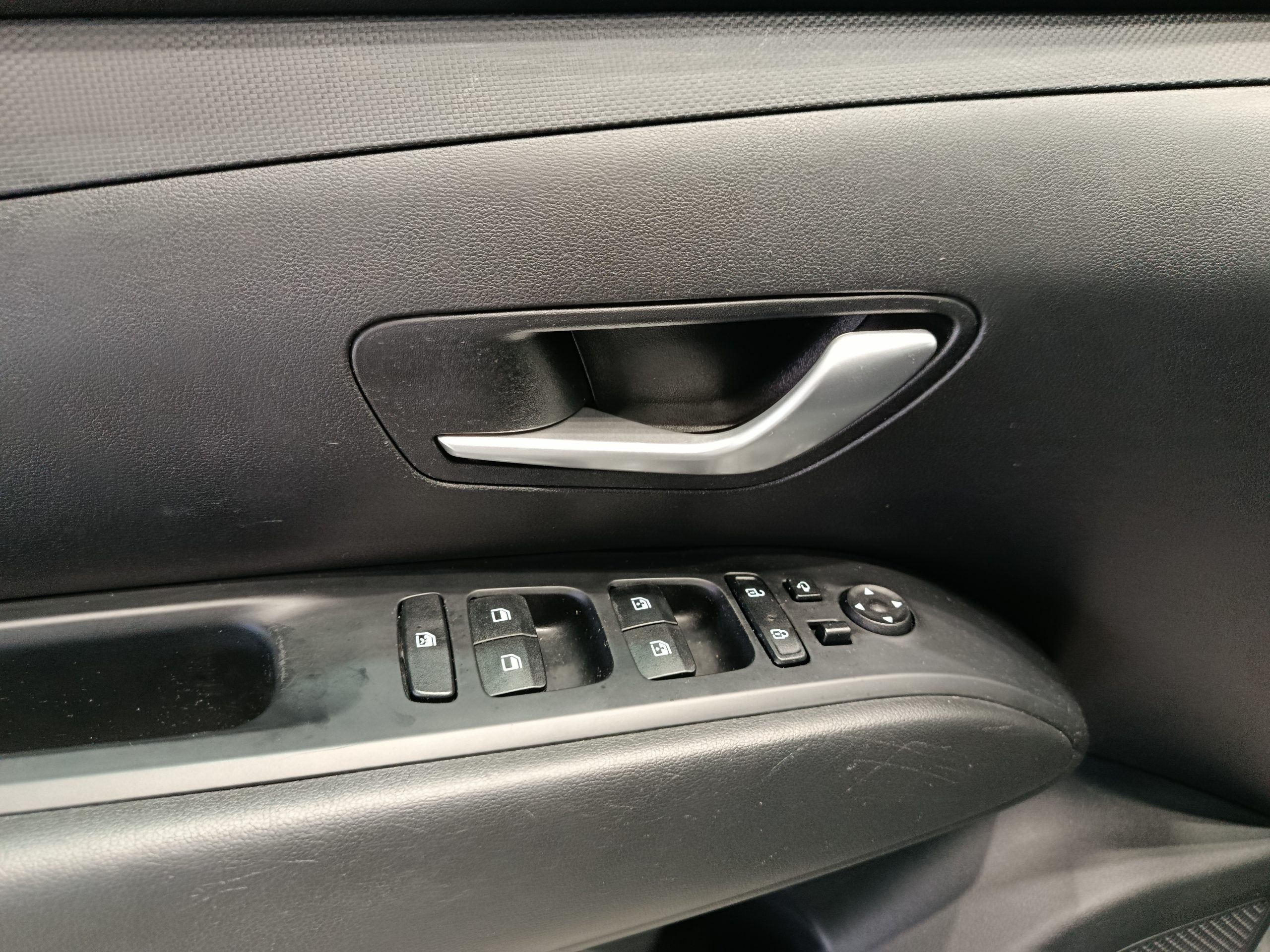 HYUNDAI TUCSON 1.6T-GDI 150CV 48V MAXX 4X2 S&S MT6 - Imagen 19