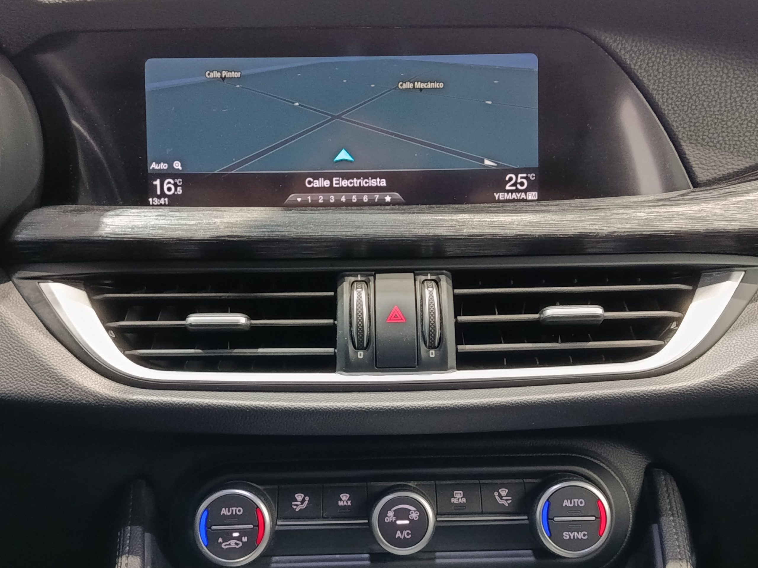 ALFA ROMERO 2.2 EXECUTIVE AT8 Q4 210CV - Imagen 19