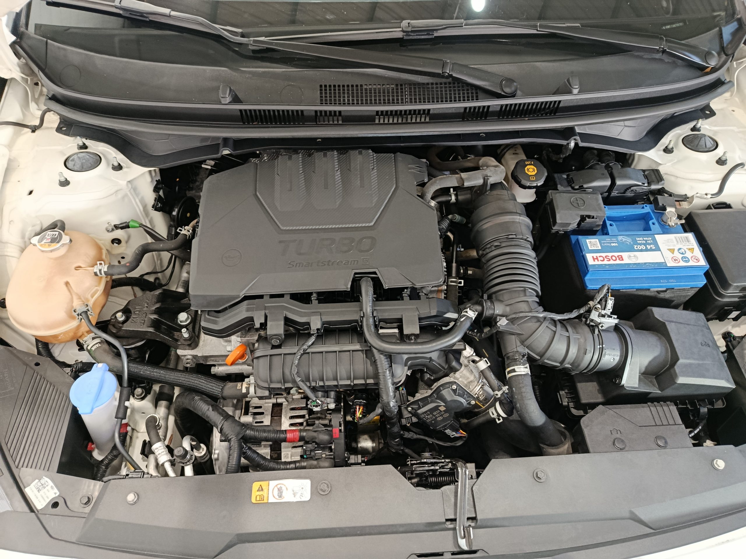 HYUNDAI i20 1.0T-GDI 100CV ESSENCE 48V S&S MT6 - Imagen 20