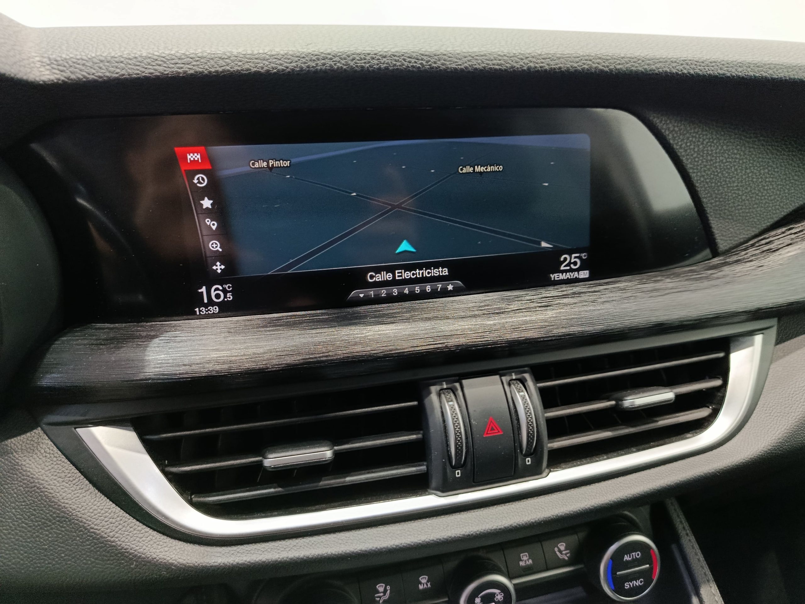 ALFA ROMERO 2.2 EXECUTIVE AT8 Q4 210CV - Imagen 23