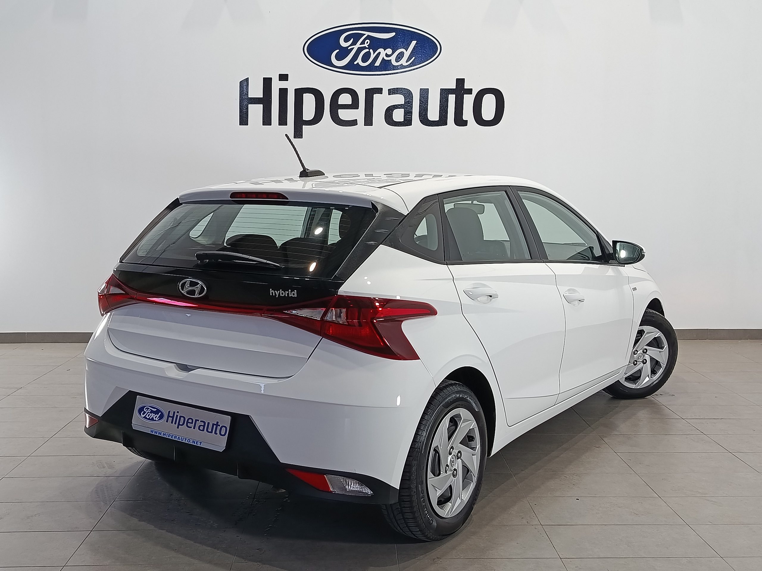 HYUNDAI i20 1.0T-GDI 100CV ESSENCE 48V S&S MT6 - Imagen 5