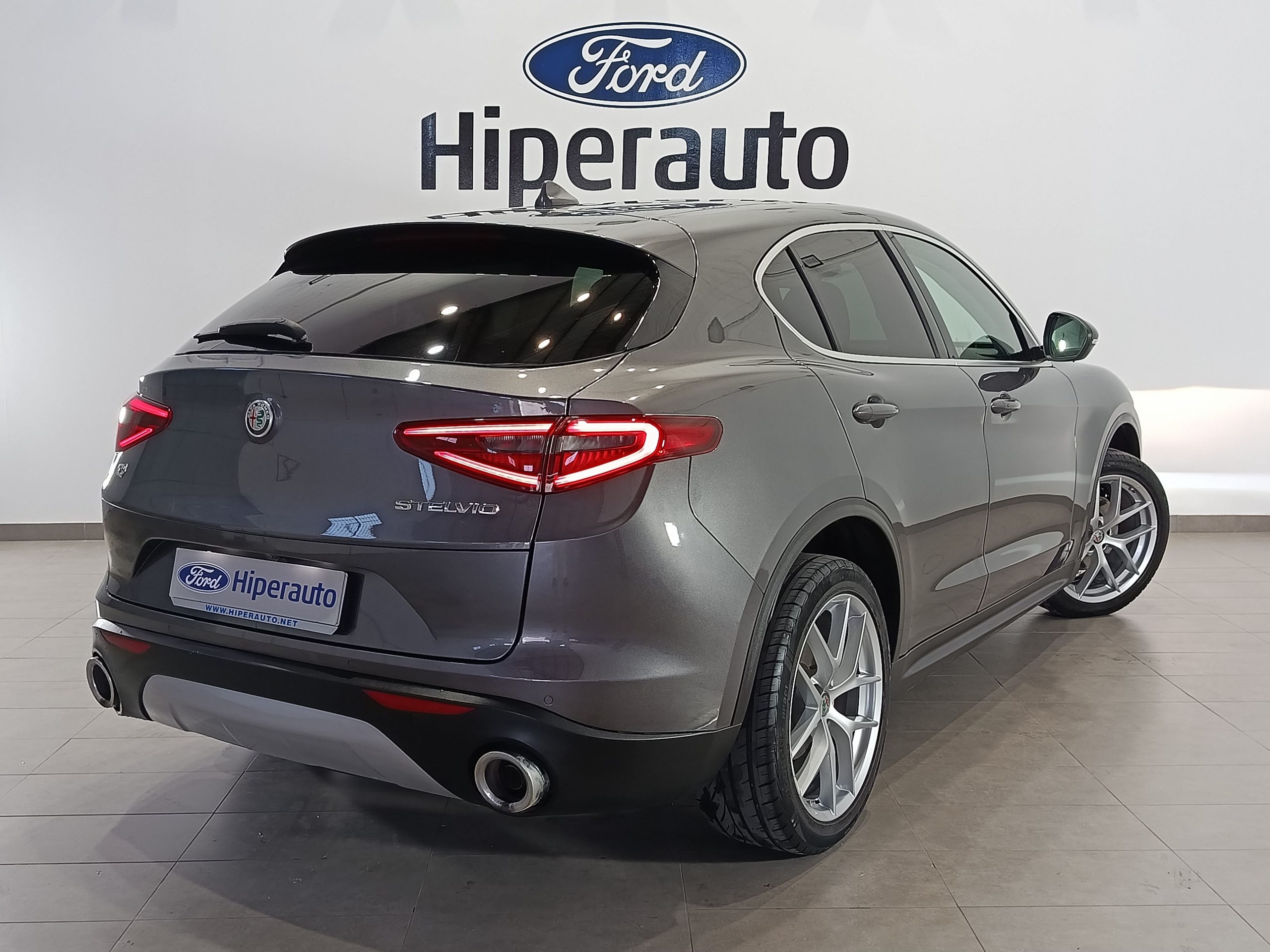 ALFA ROMERO 2.2 EXECUTIVE AT8 Q4 210CV - Imagen 5