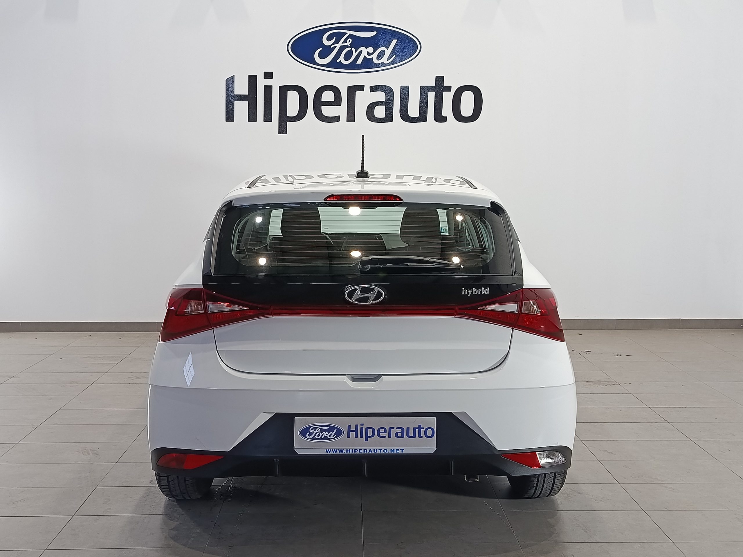 HYUNDAI i20 1.0T-GDI 100CV ESSENCE 48V S&S MT6 - Imagen 6