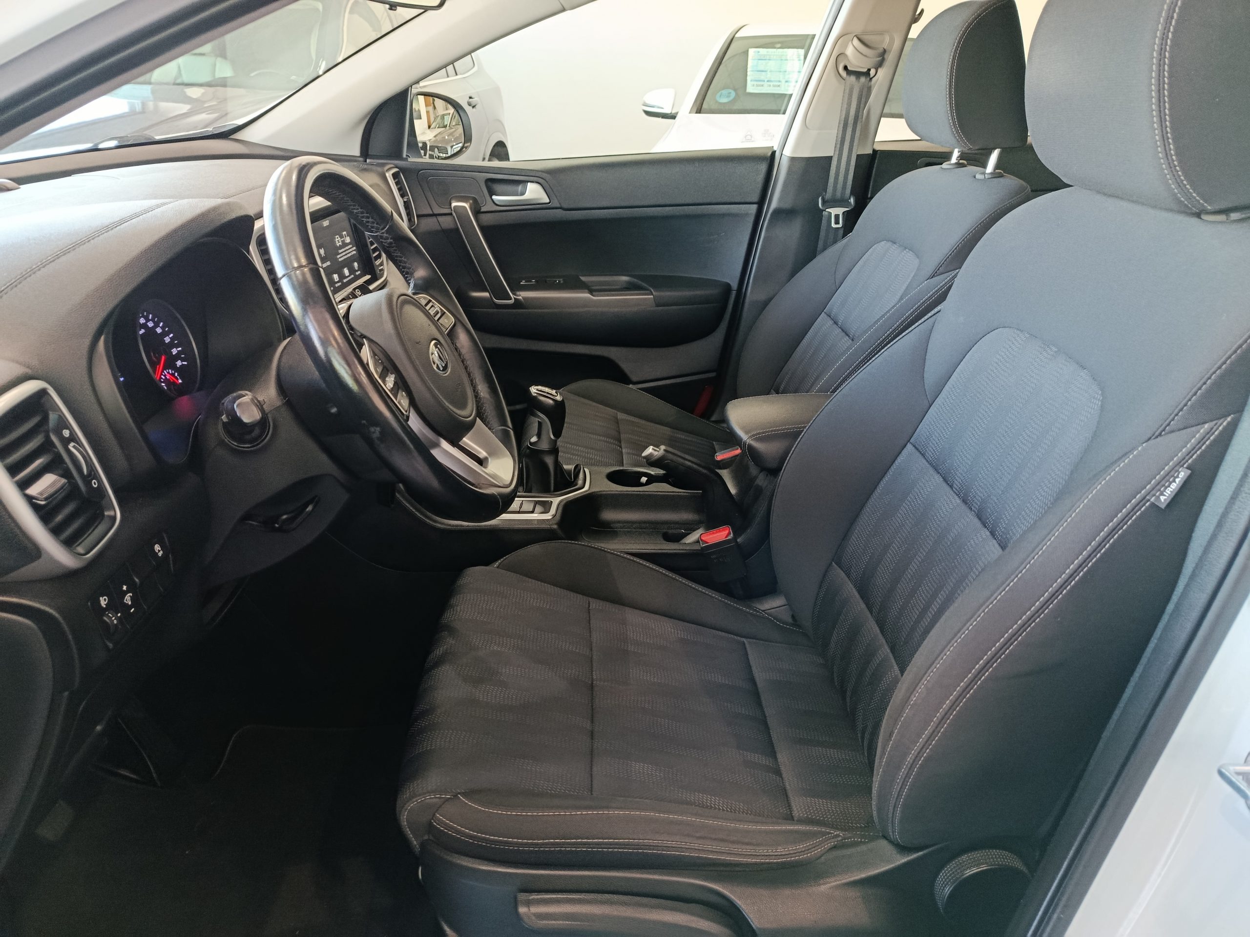 KIA SPORTAGE MHEV 1.6CRDI 136CV CONCPT 4X2 S&S MT6 - Imagen 8