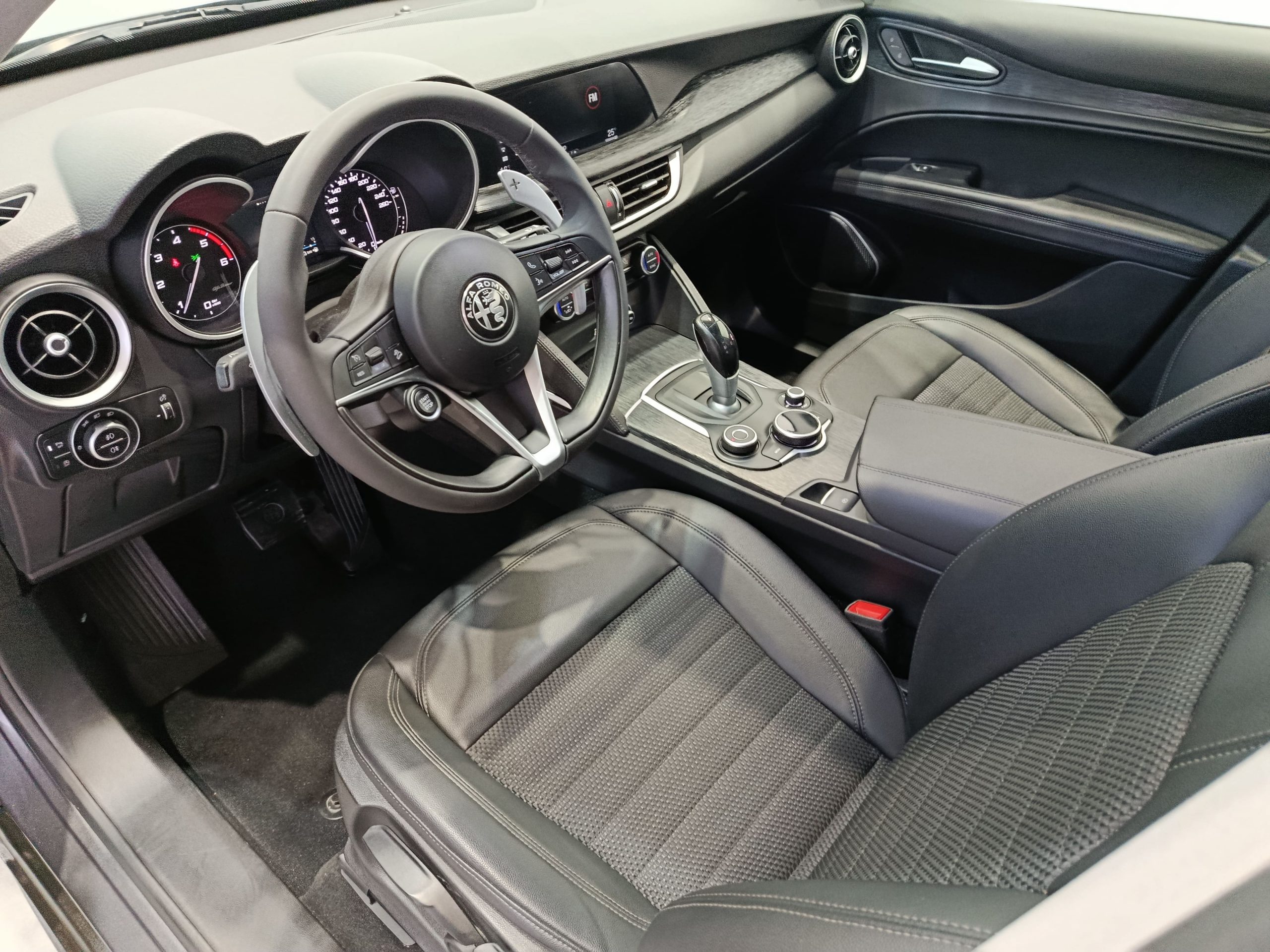 ALFA ROMERO 2.2 EXECUTIVE AT8 Q4 210CV - Imagen 9