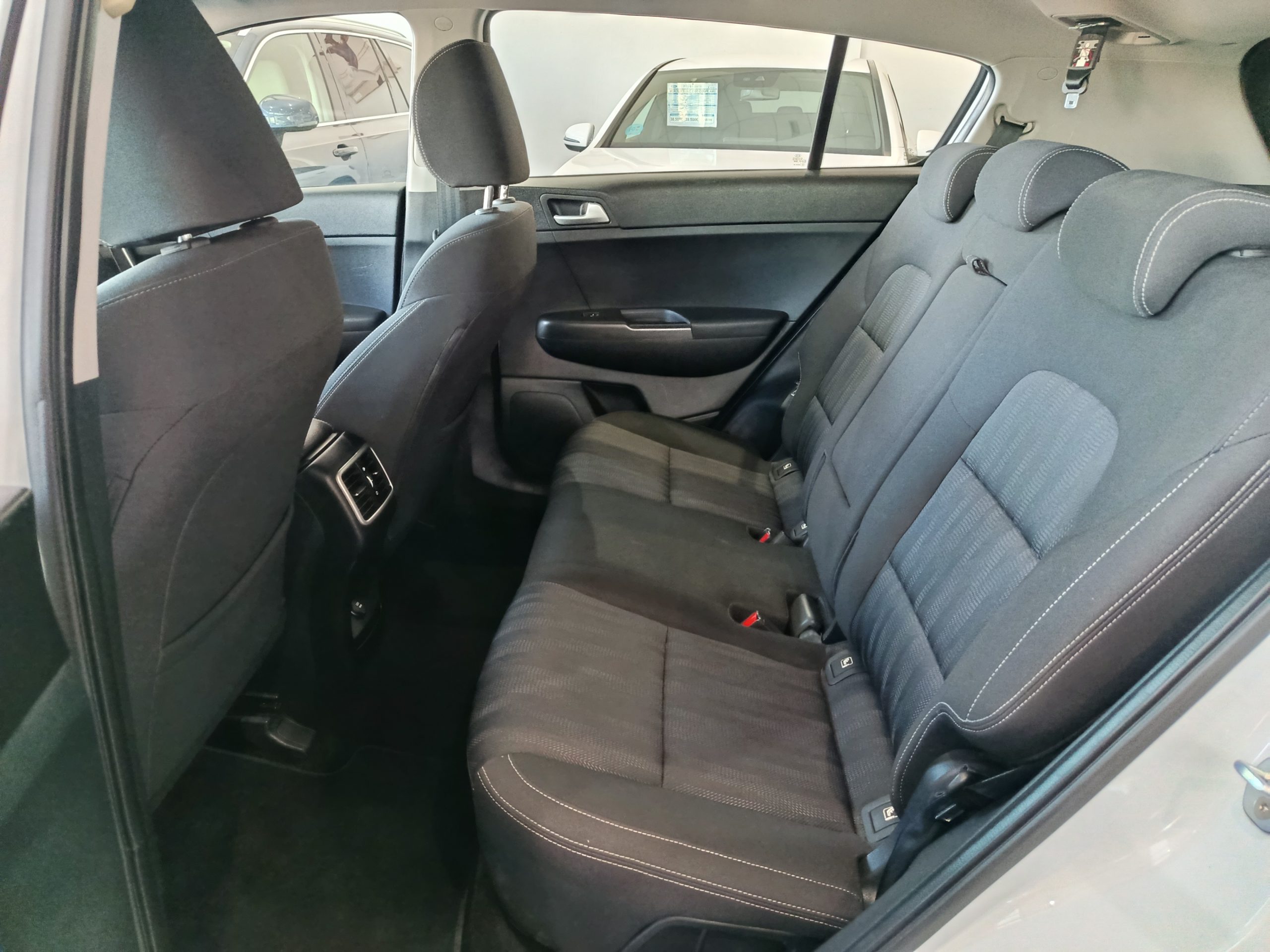 KIA SPORTAGE MHEV 1.6CRDI 136CV CONCPT 4X2 S&S MT6 - Imagen 10