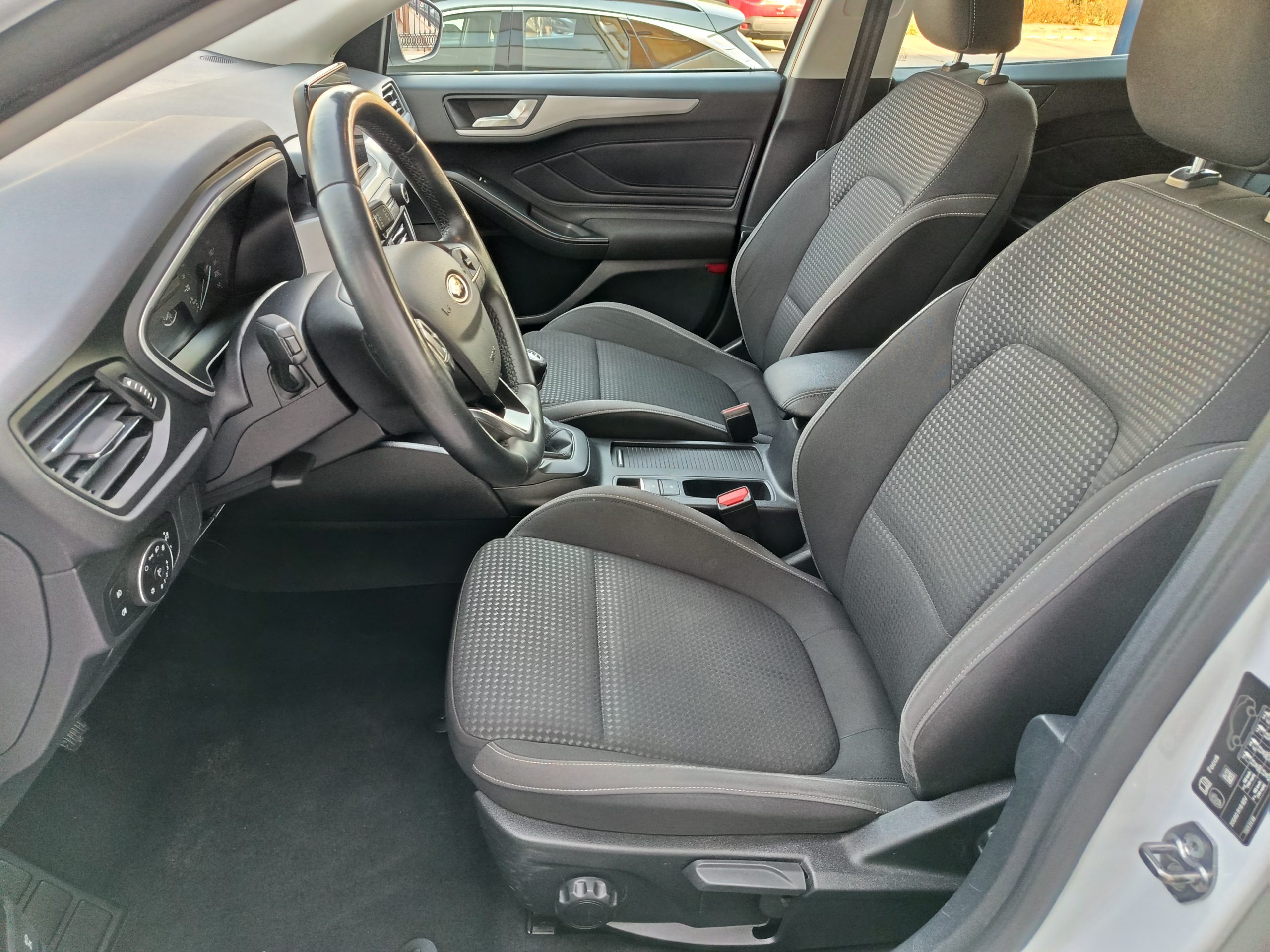 FORD FOCUS TREND+ 1.5ECOBLUE 120CV S&S MT6 - Imagen 9