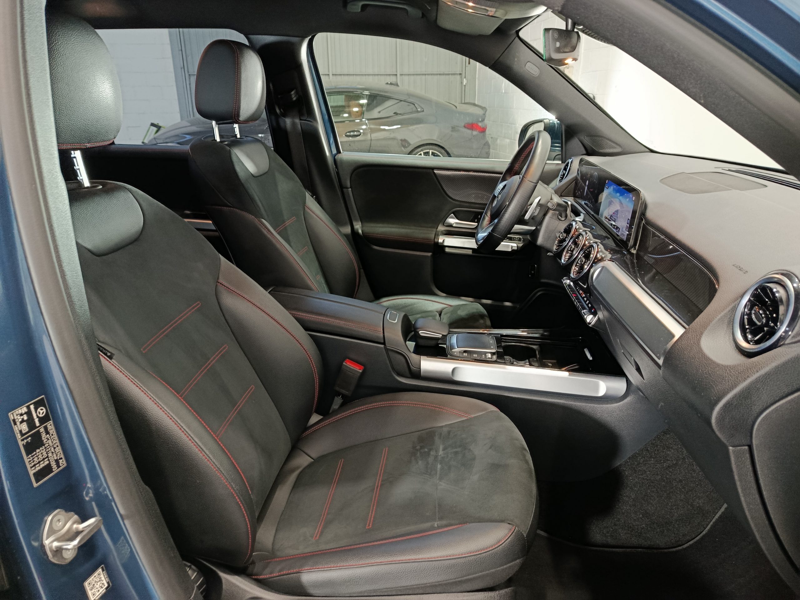 MERCEDES GLB 200D AMG-LINE 150CV 8G-DCT 7-PLAZAS - Imagen 15
