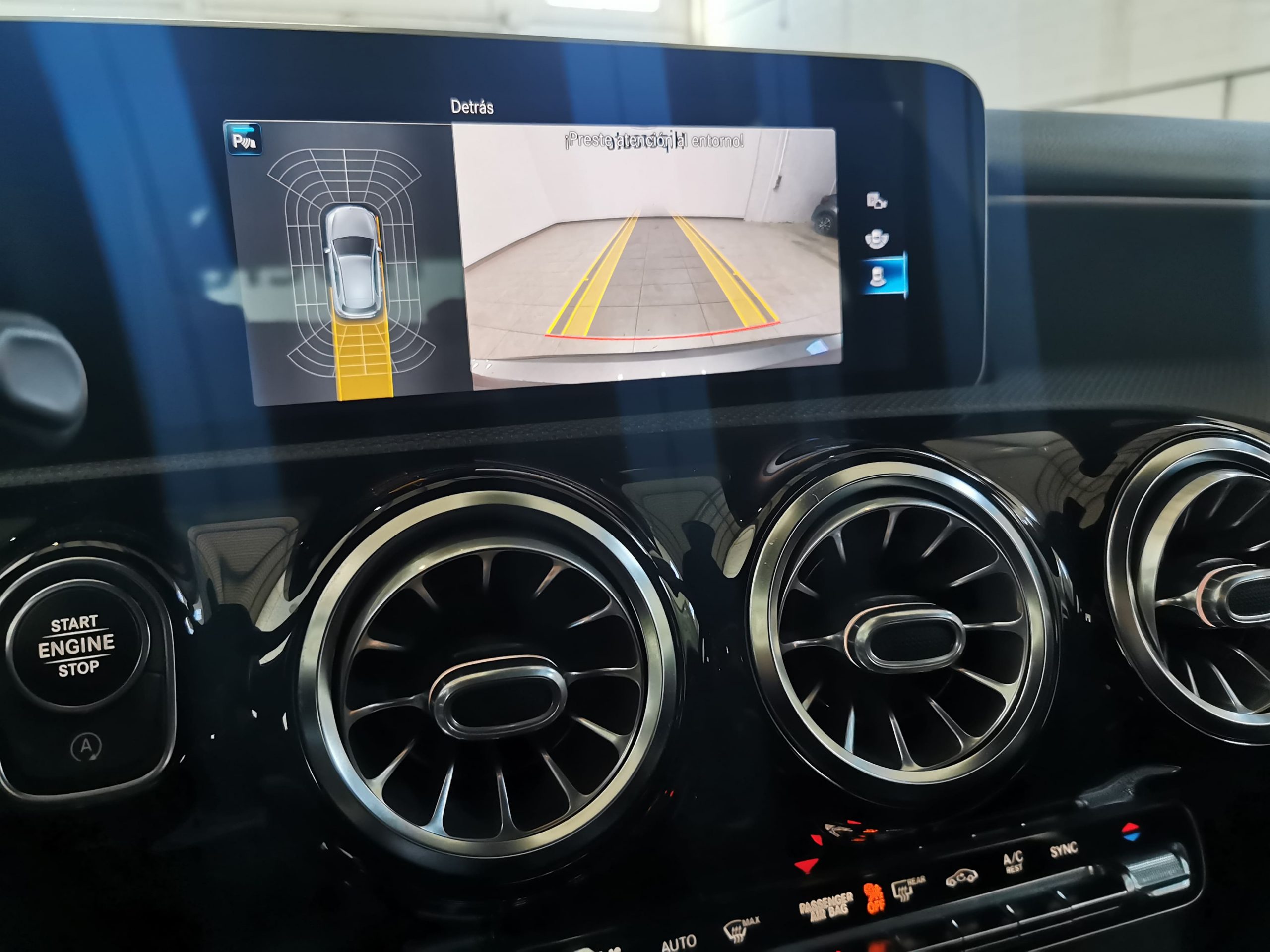 MERCEDES A180d AMG LINE DCT 116cv - Imagen 17