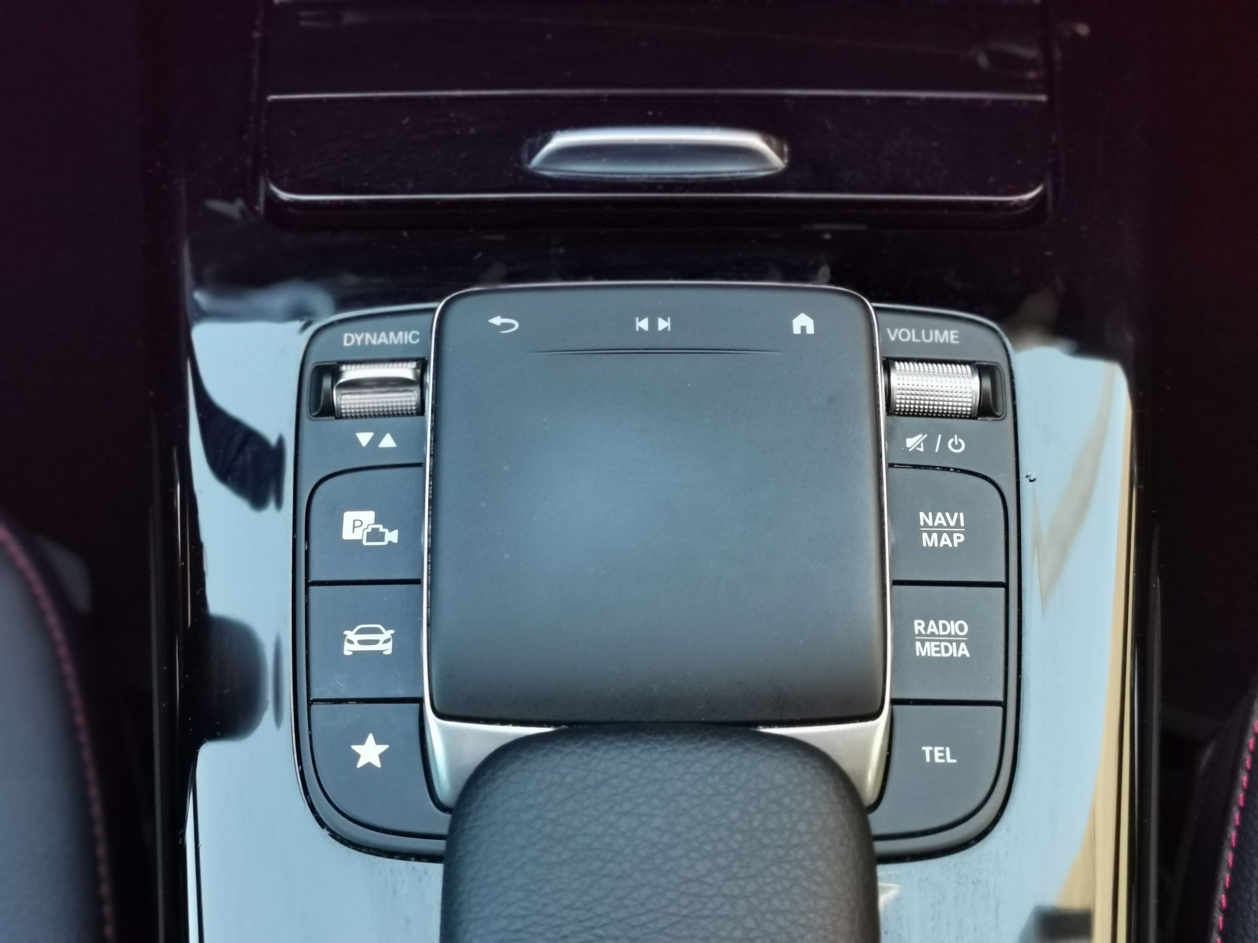 MERCEDES A180d AMG LINE DCT 116cv - Imagen 19