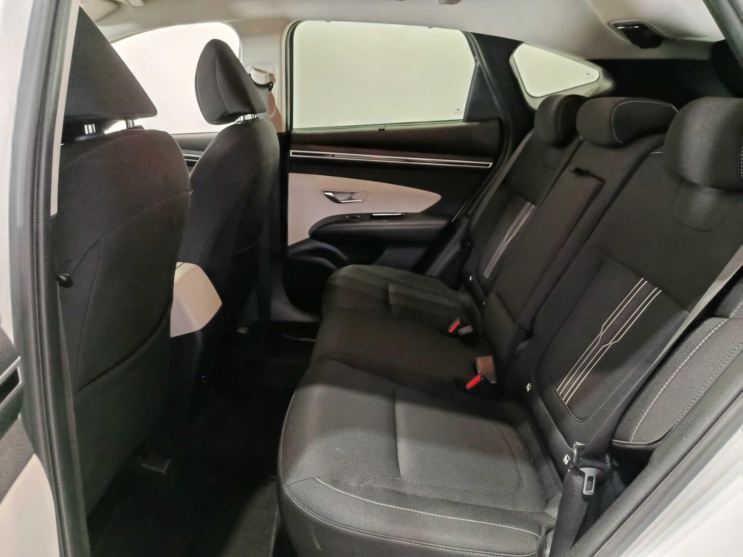 HYUNDAI TUCSON 1.6 CRDI 136CV mHEV TECNO - Imagen 9