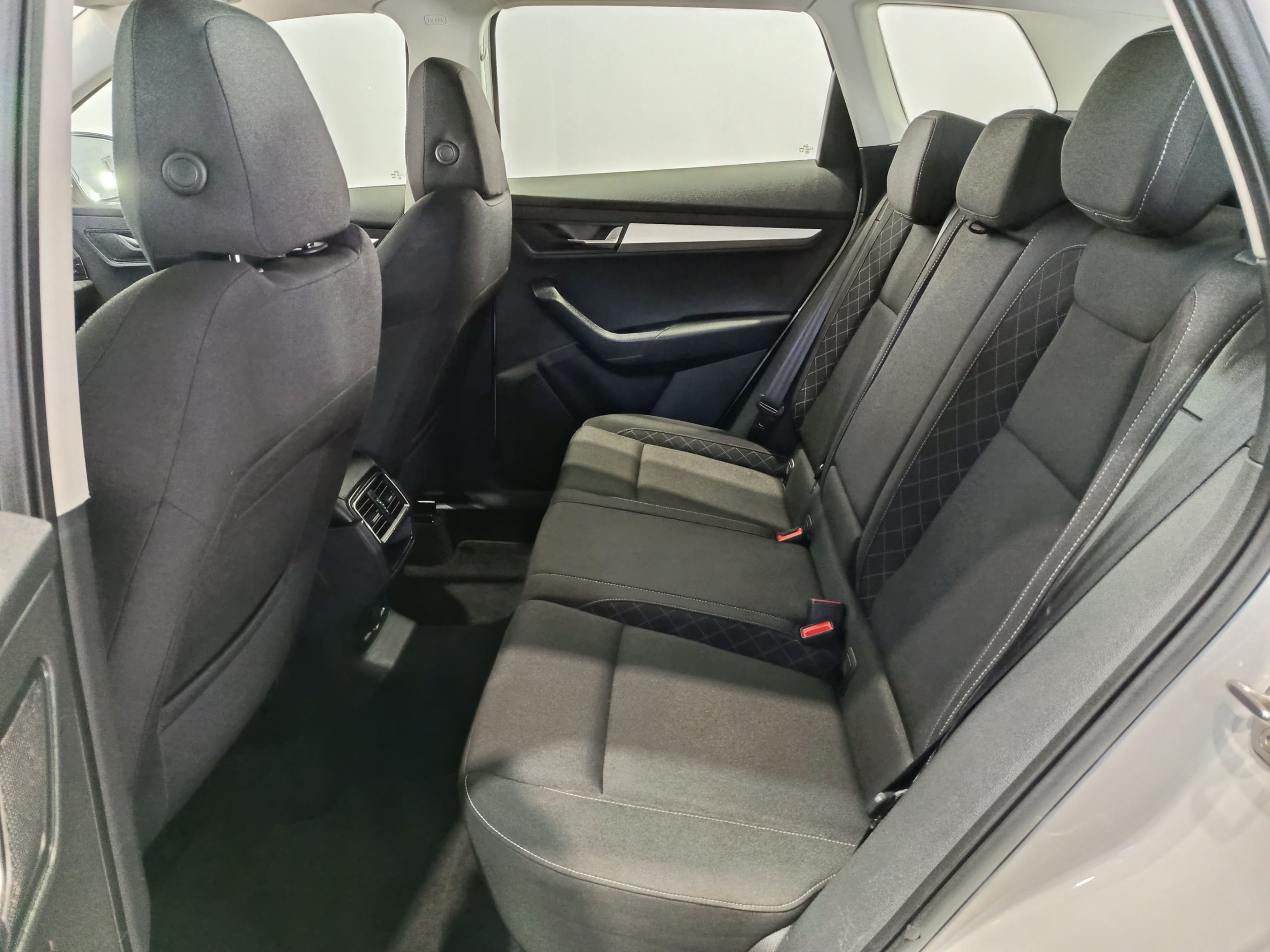 SKODA KAROQ 2.0TDI DSG 4X4 AMBITION 150CV - Imagen 10