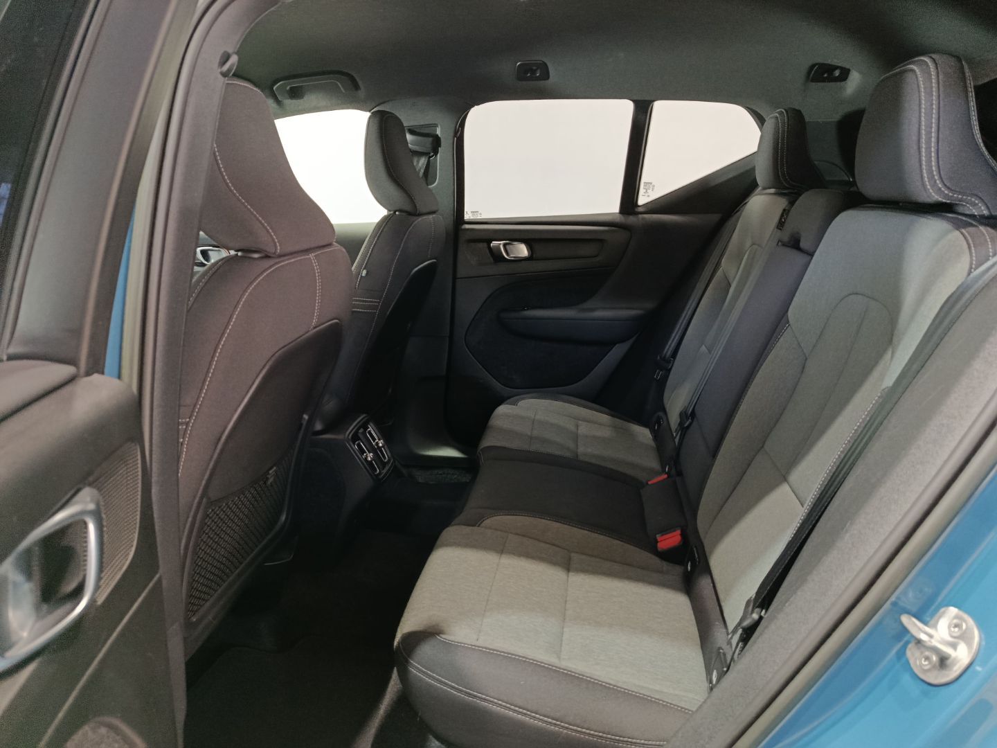 VOLVO XC40 HYBRID CORE 2.0 B3 163cv AT - Imagen 10