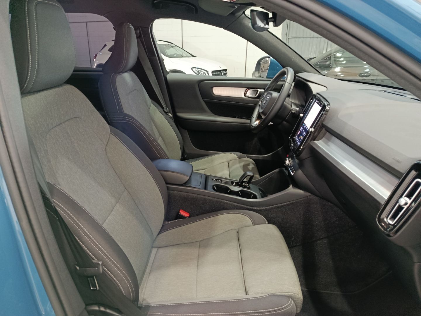 VOLVO XC40 HYBRID CORE 2.0 B3 163cv AT - Imagen 13