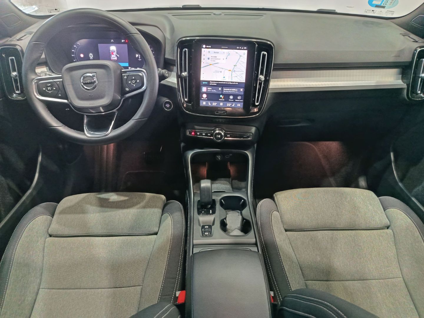 VOLVO XC40 HYBRID CORE 2.0 B3 163cv AT - Imagen 15