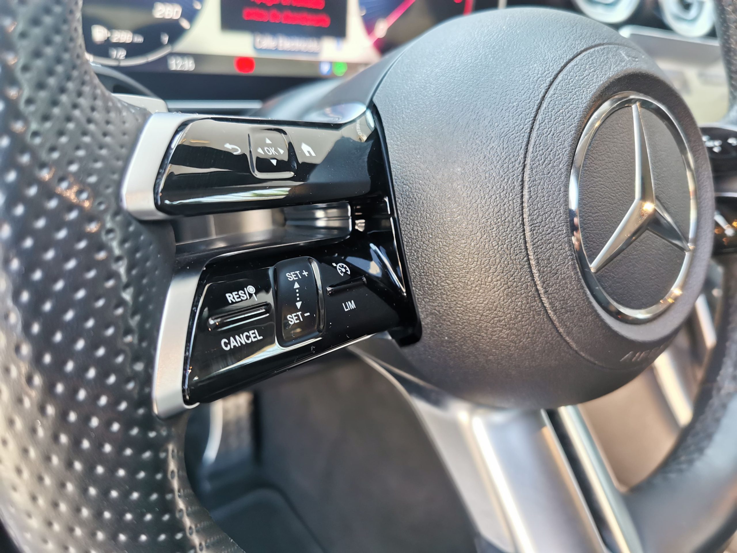 MERCEDES C 220d AMG LINE 200cv - Imagen 17